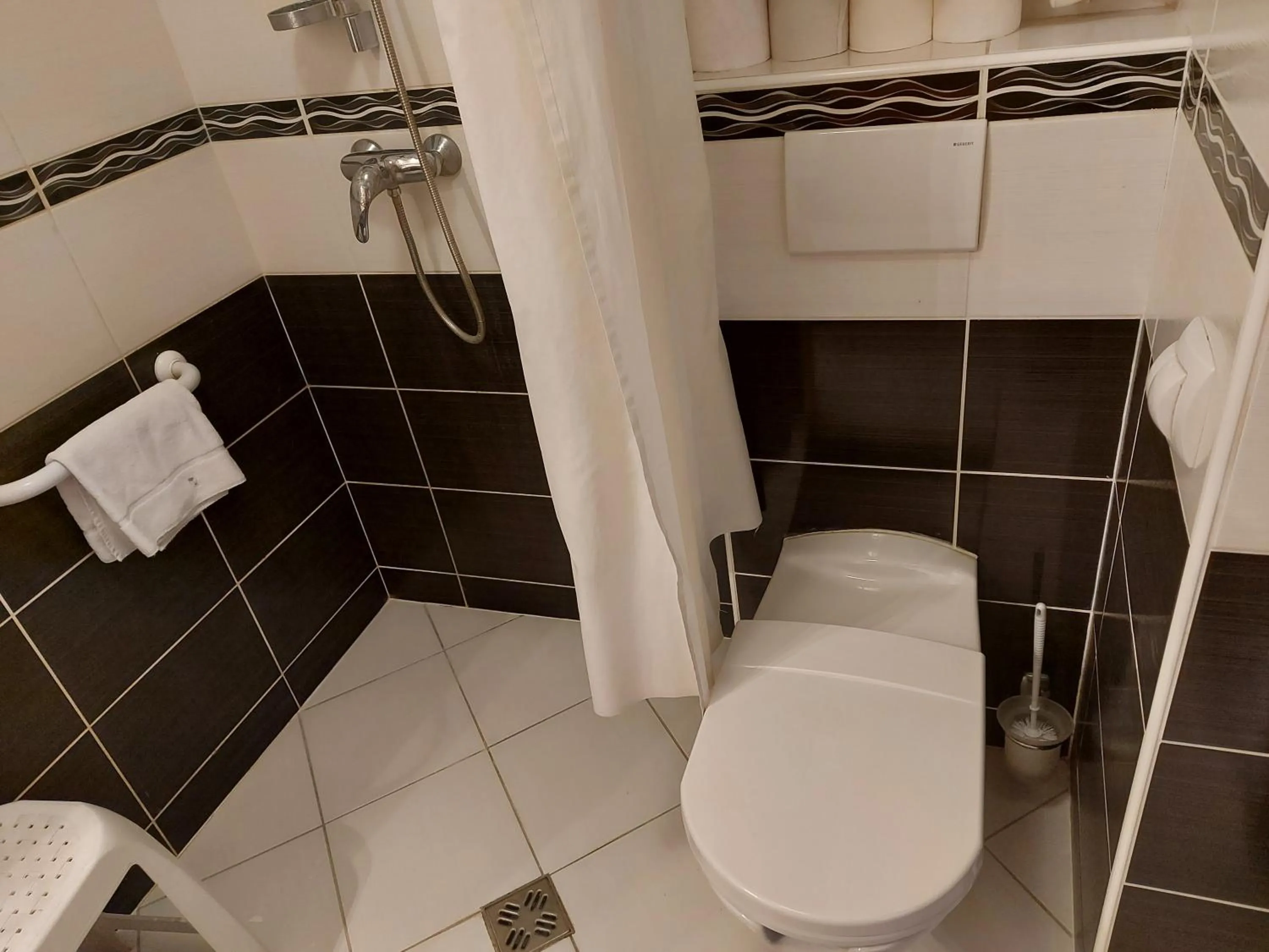 Toilet in Csipke Hotel