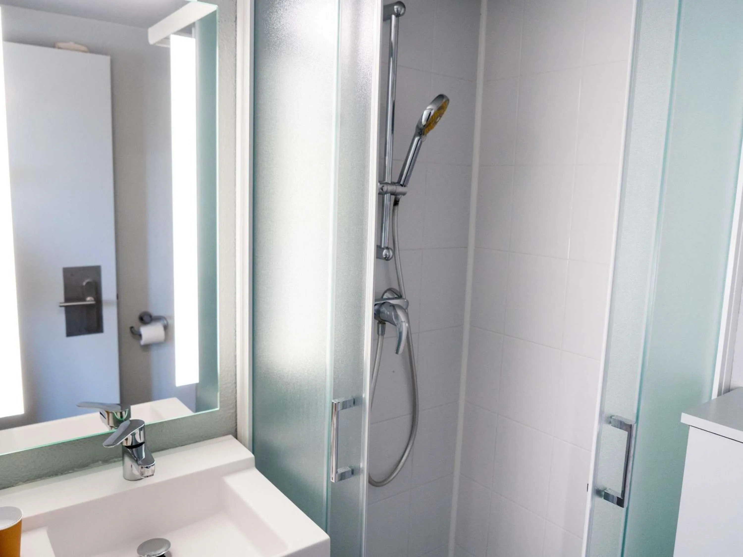 Bedroom in ibis budget Aix en Provence