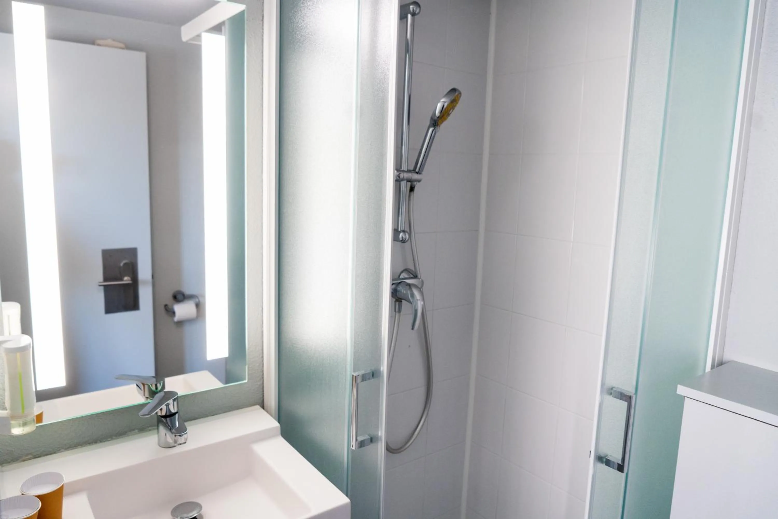 Bathroom in ibis budget Aix en Provence