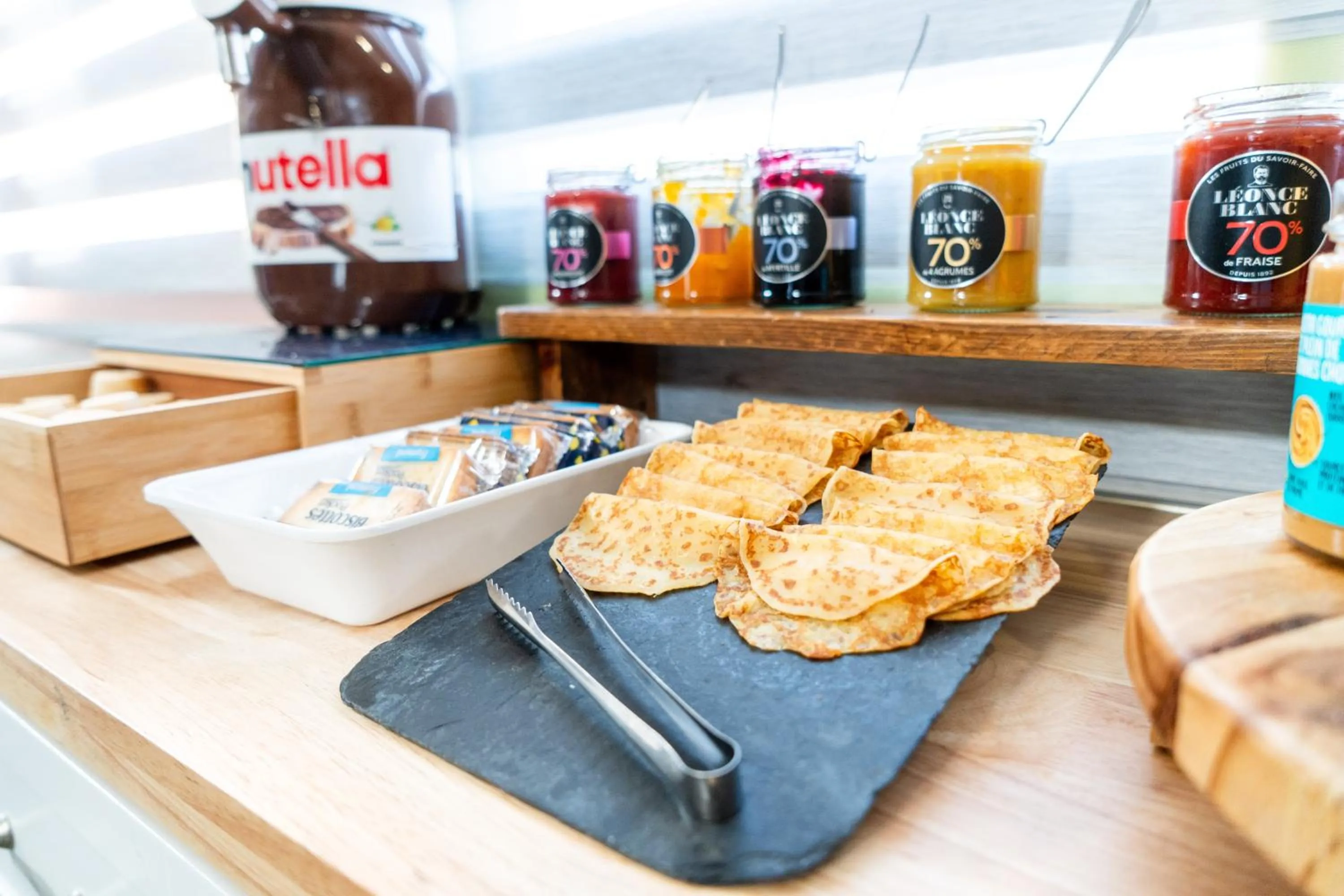 Food and drinks in ibis budget Aix en Provence