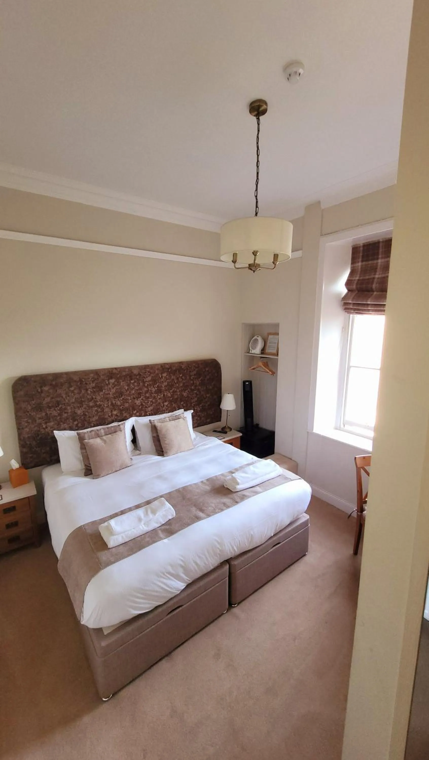 Bed in Dryburgh Arms Pub with Rooms