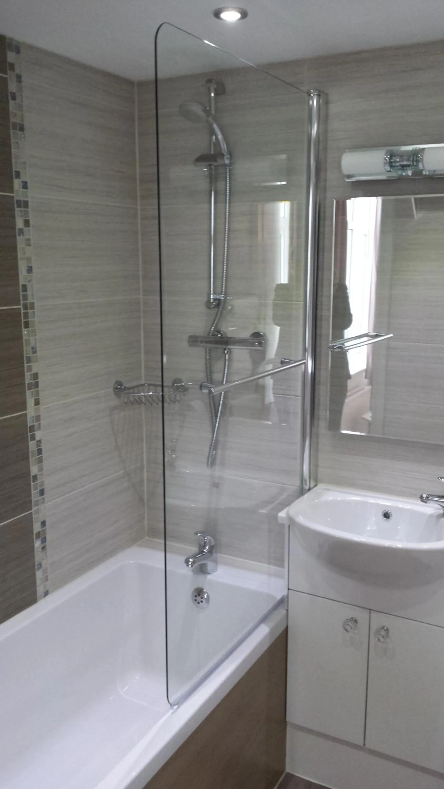 Shower in Expanse Hotel