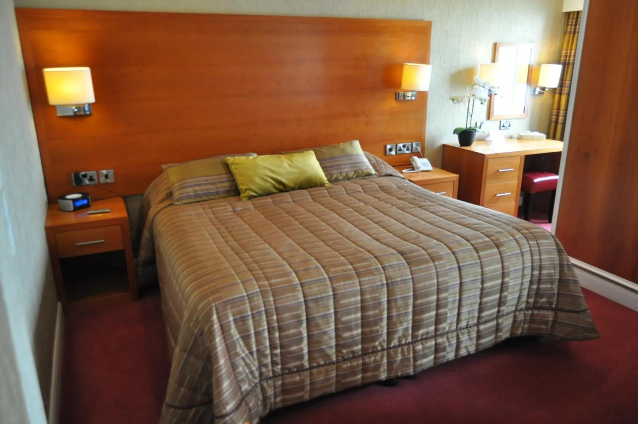 Bedroom in Expanse Hotel