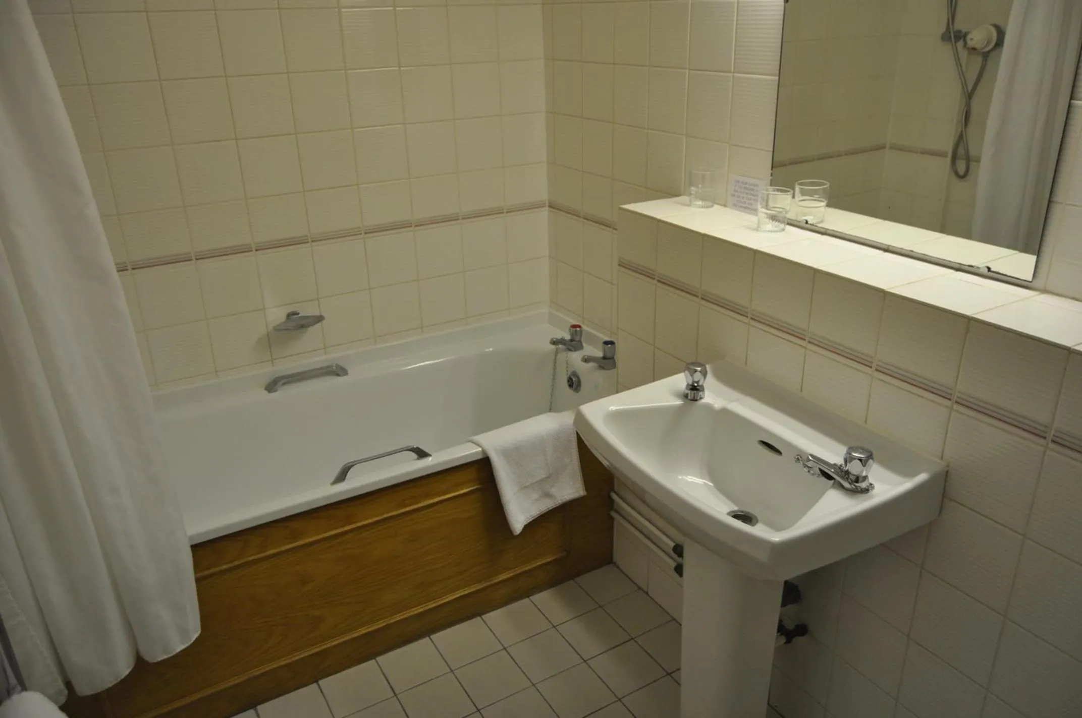 Bathroom in Expanse Hotel