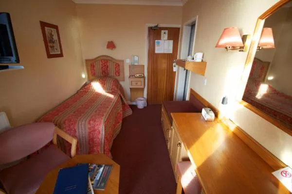 Bedroom in Expanse Hotel