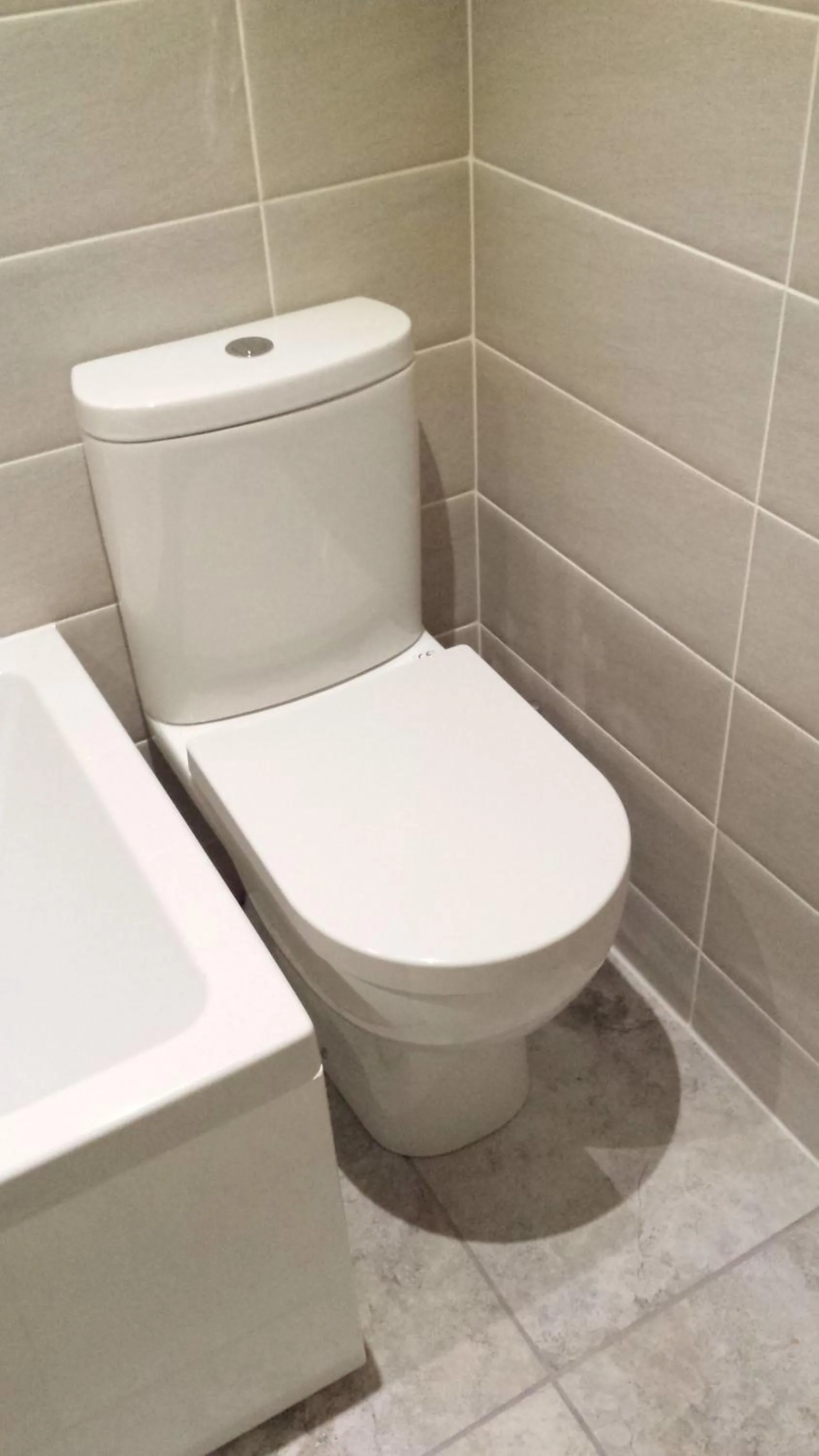 Toilet in Expanse Hotel