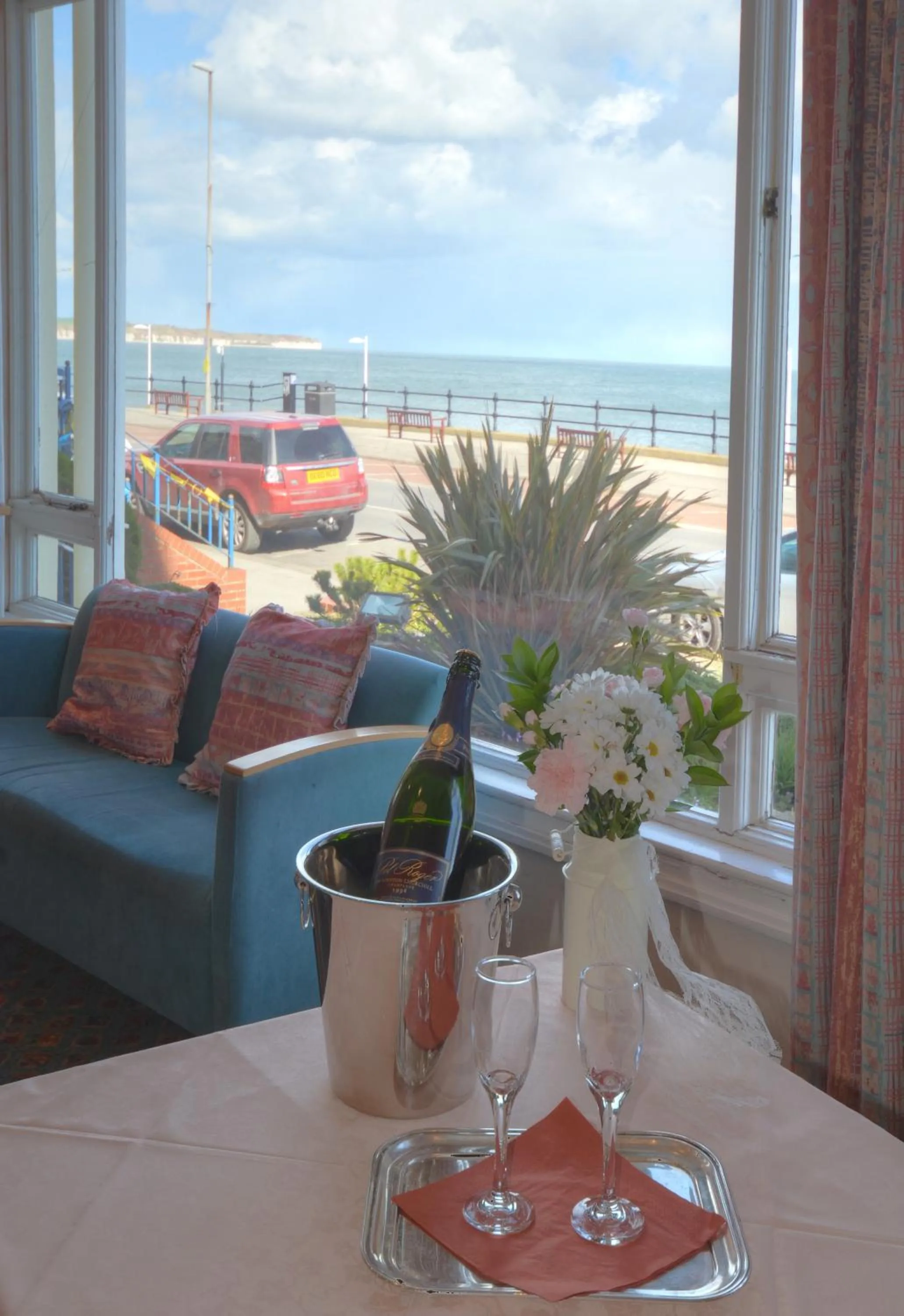 Day in Expanse Hotel