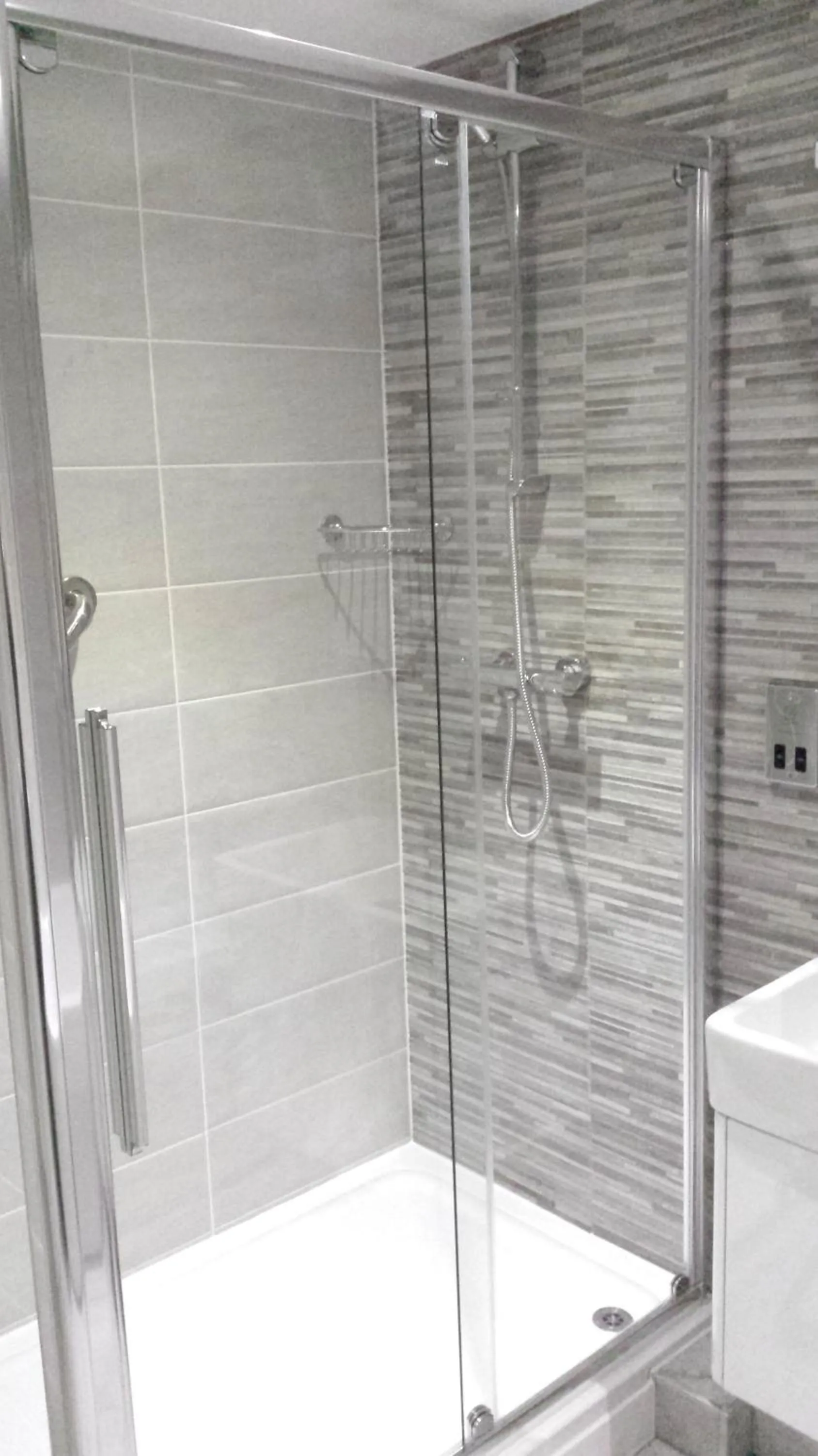 Shower in Expanse Hotel