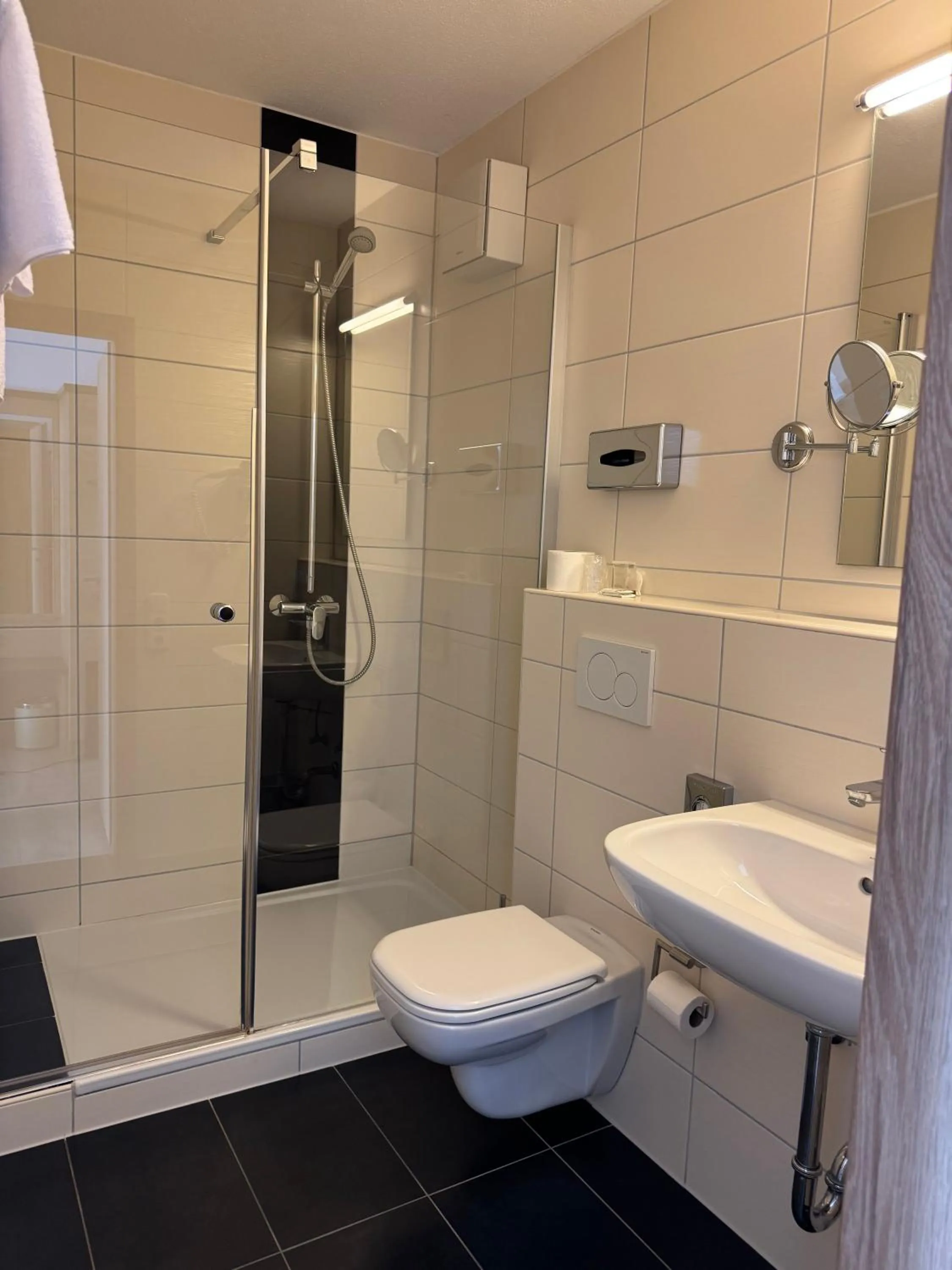 FLIP Boutique-Hotel near Basel - Modern Stay & Urban Food