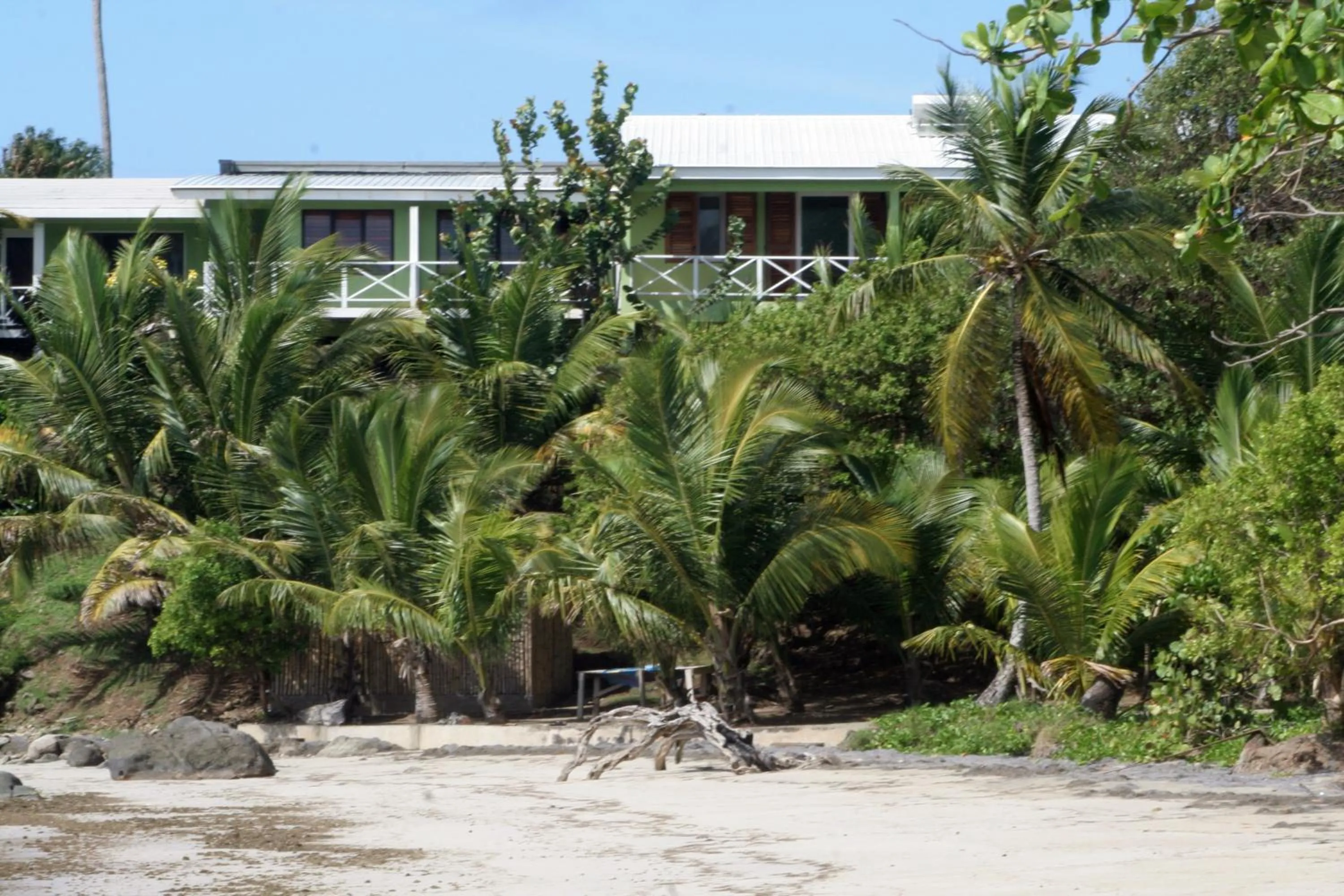 Property building in Cabier Ocean Lodge