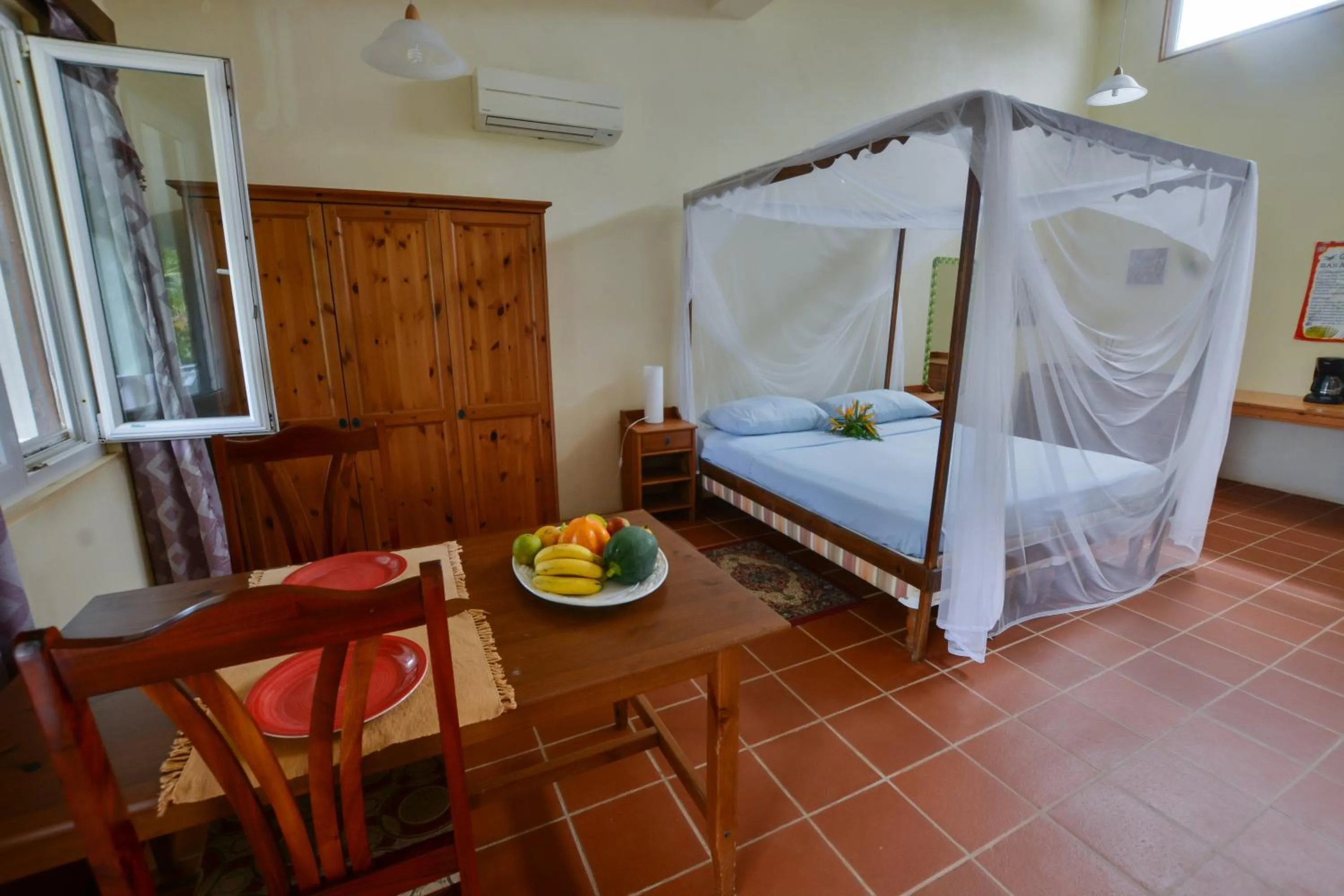 Bed in Cabier Ocean Lodge