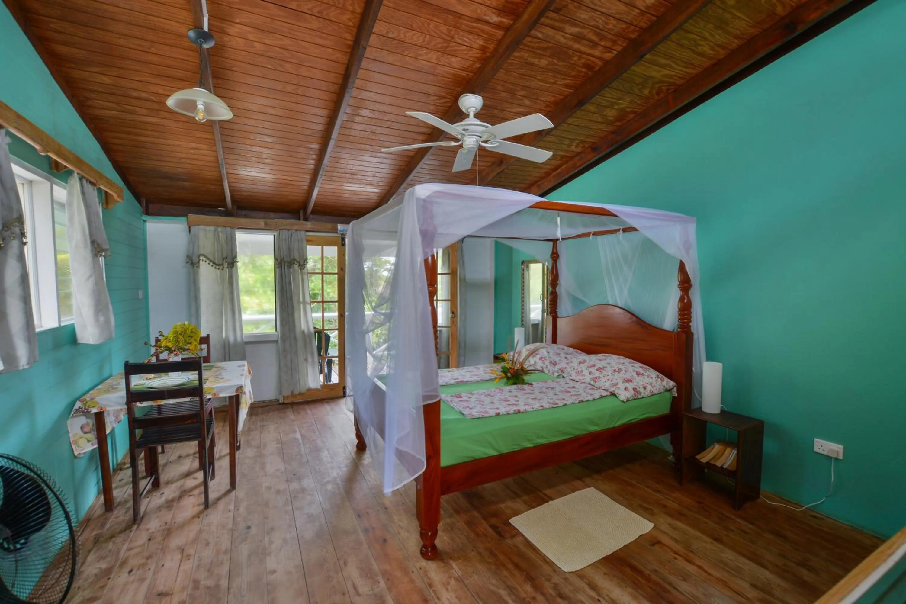 Bed in Cabier Ocean Lodge
