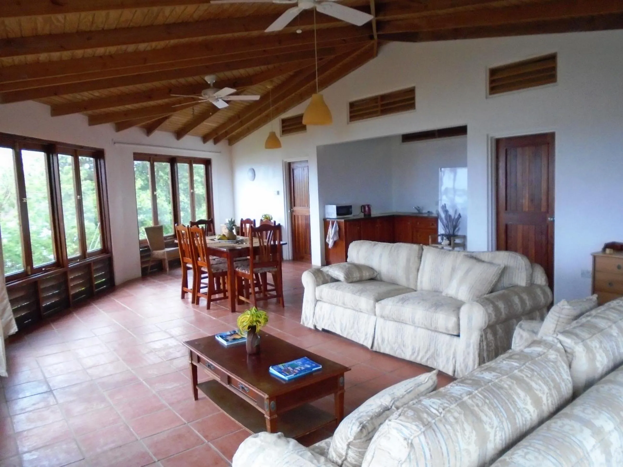Living room in Cabier Ocean Lodge