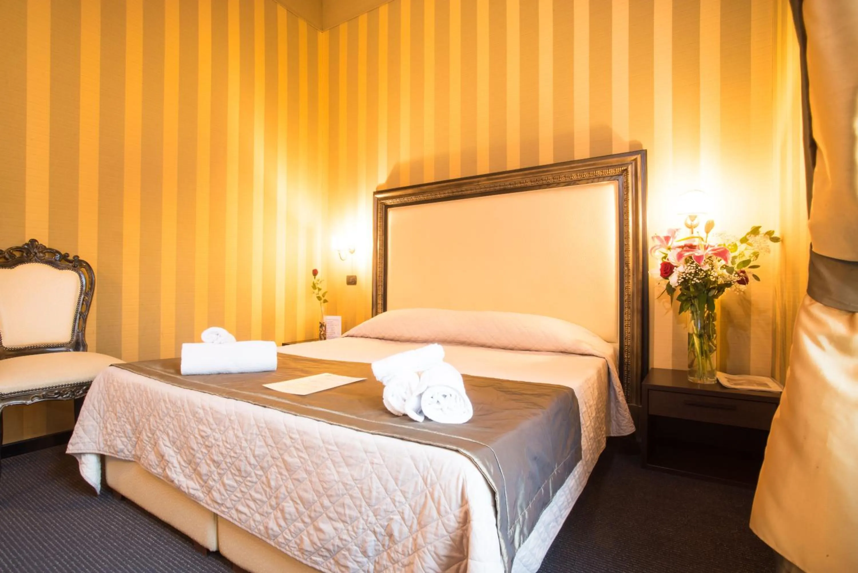 Bedroom, Bed in Domus RomAntica