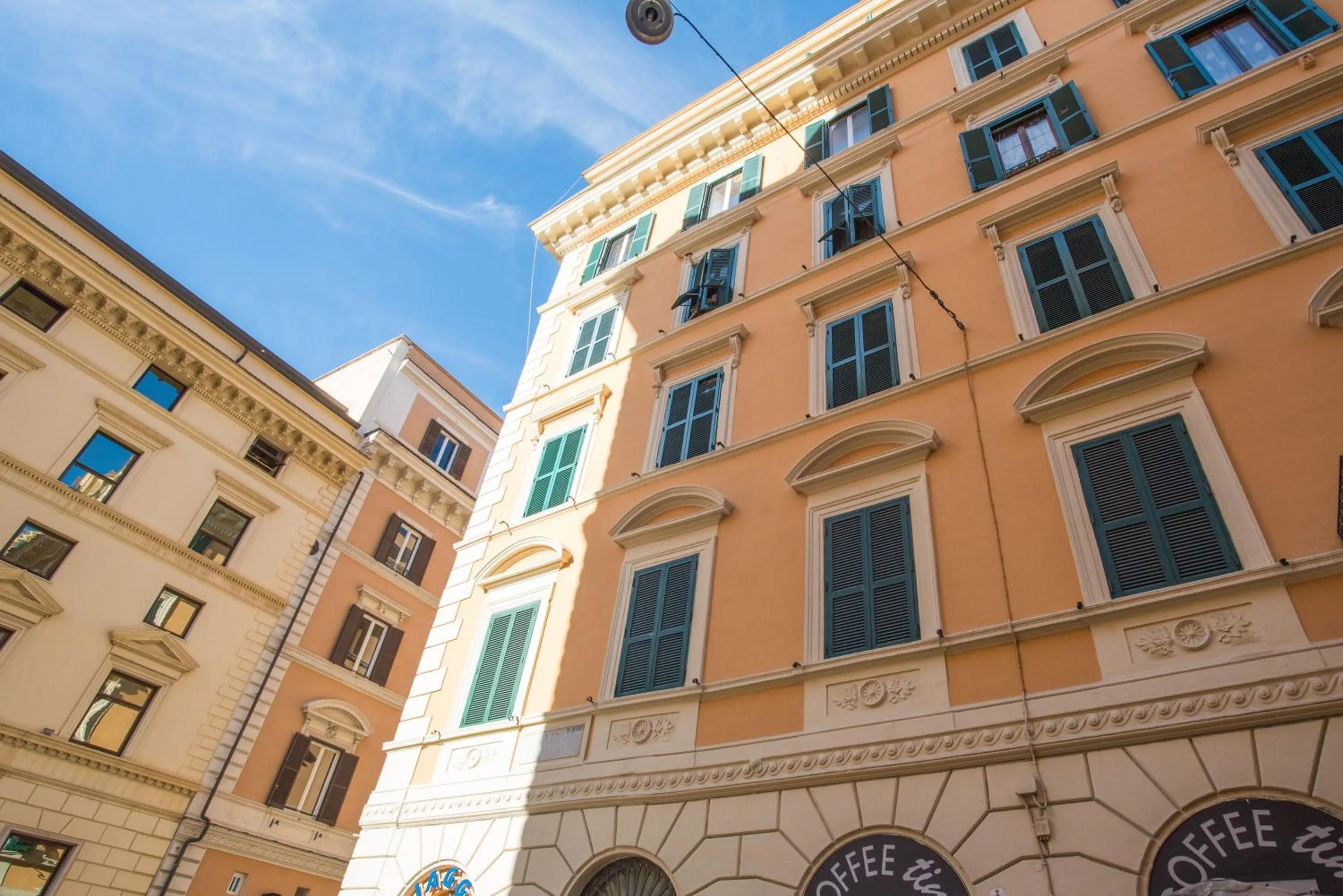 Property building in Domus RomAntica