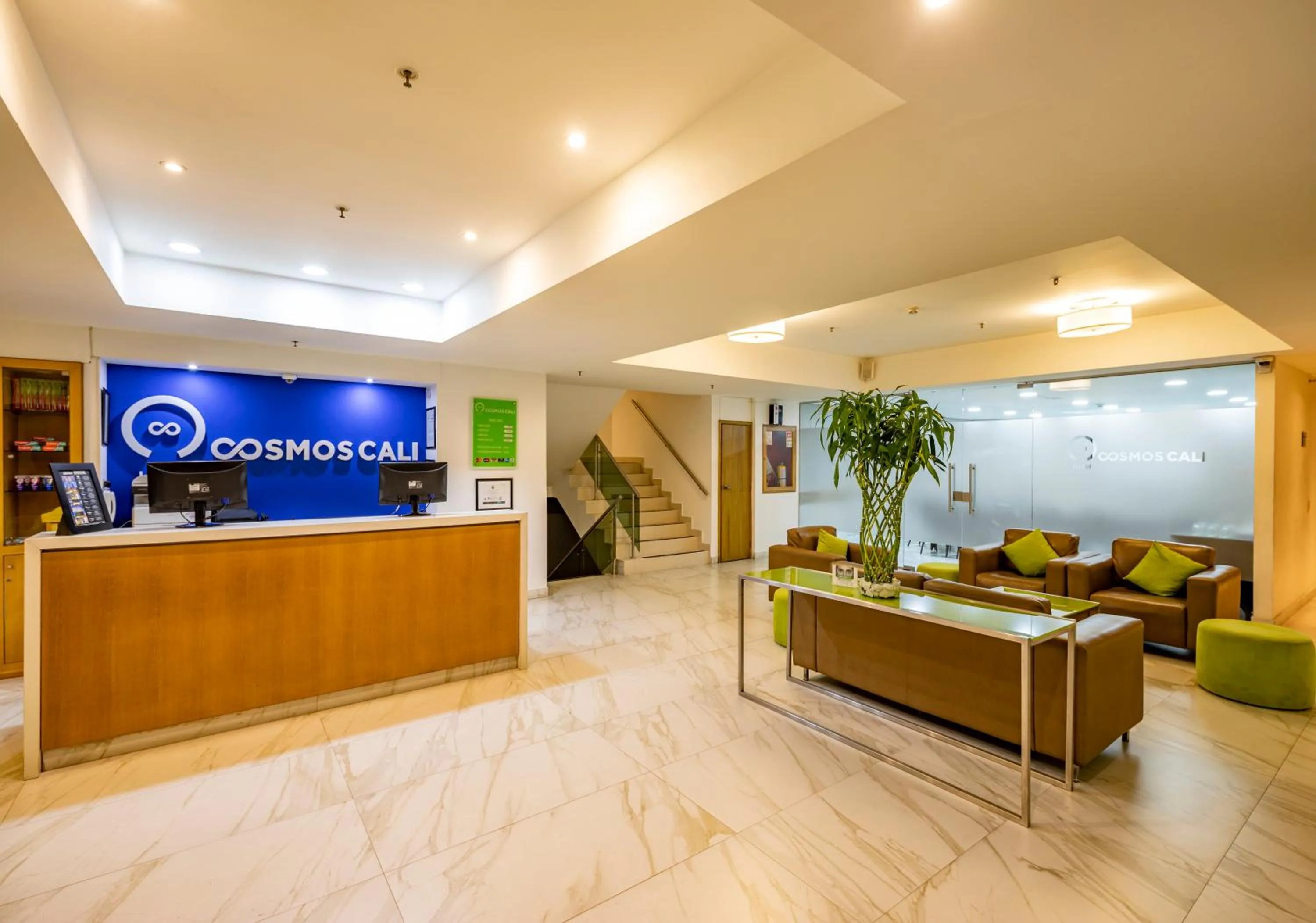 Lobby or reception in Hotel Cosmos Cali