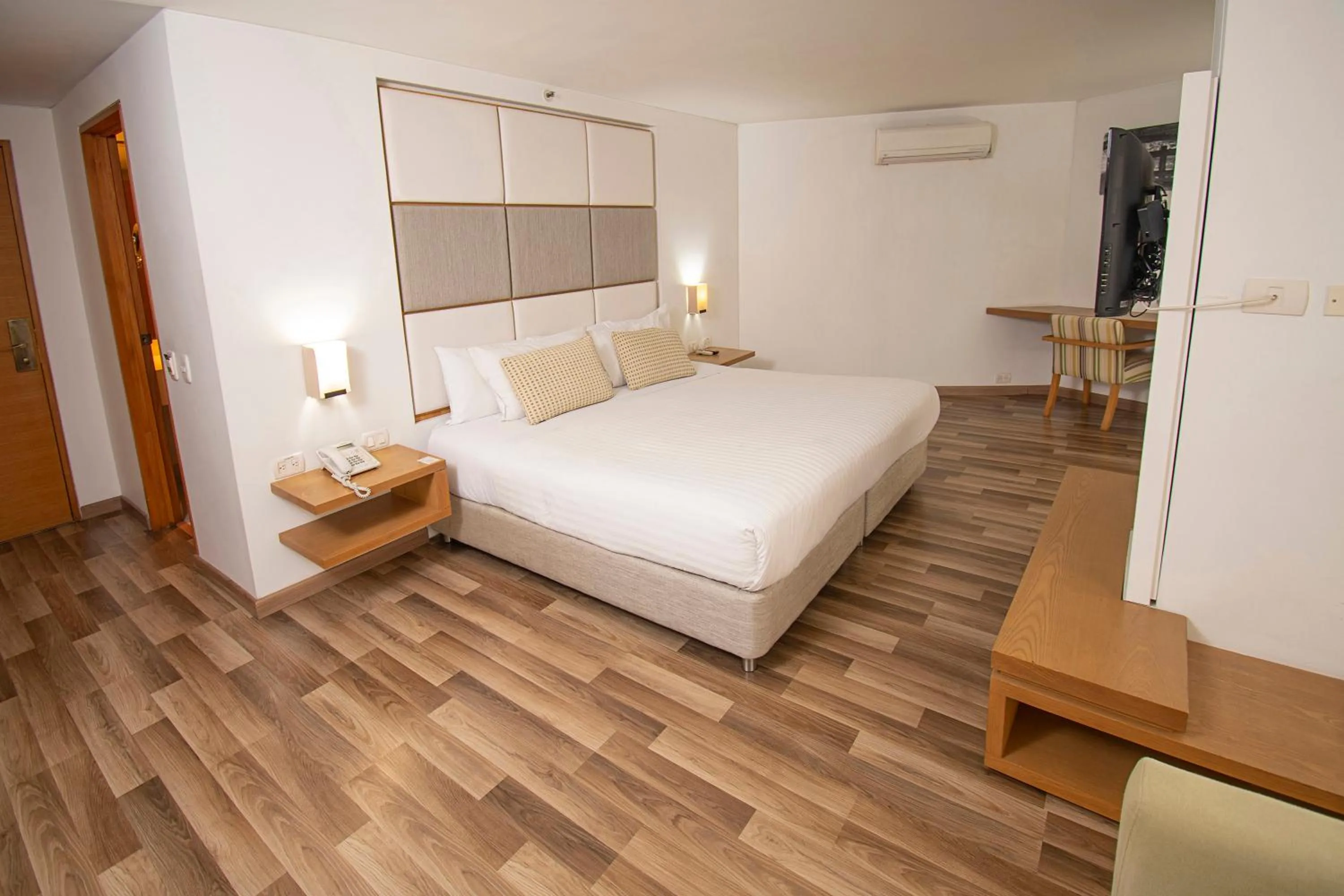 Bed in Hotel Cosmos Cali