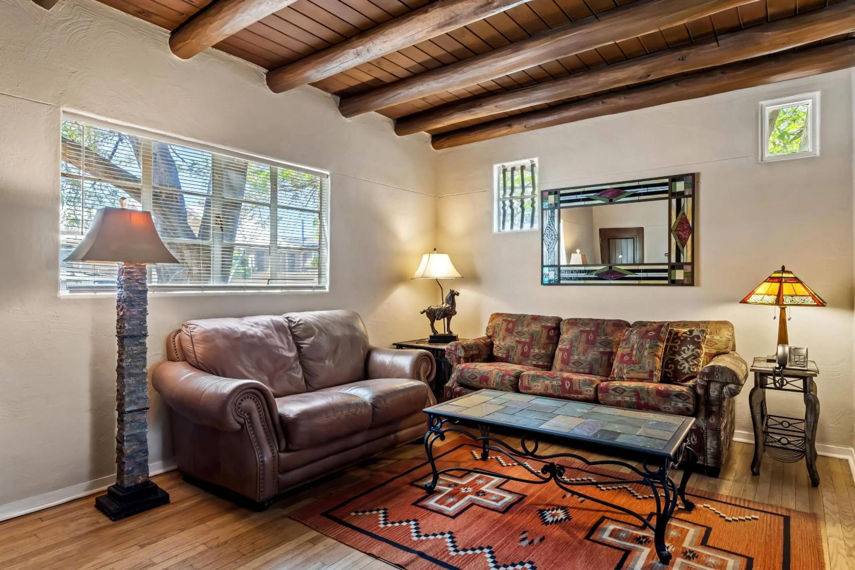 Bedroom in Casas de Suenos Old Town Historic Inn, an Ascend Collection Hotel