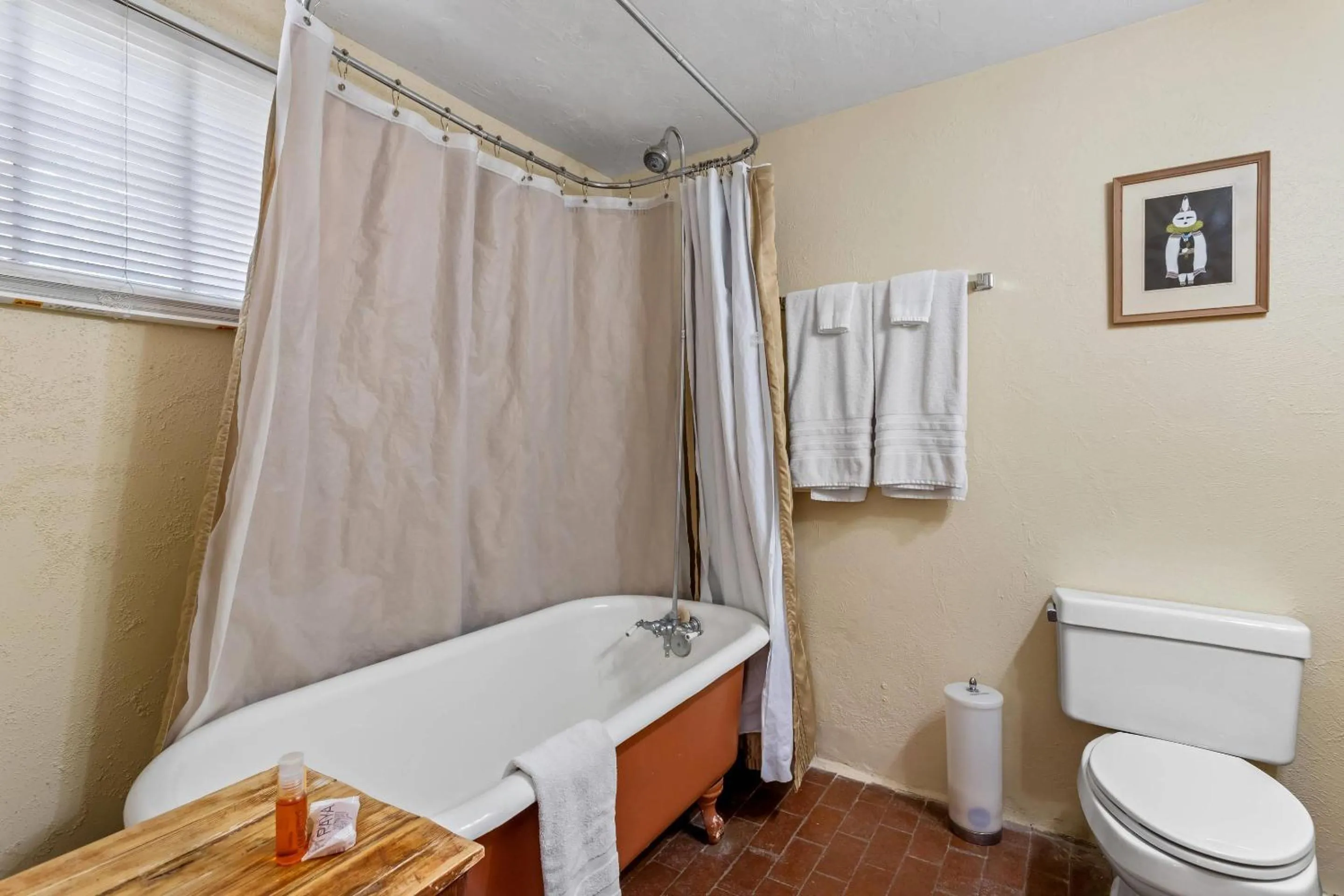 Bedroom in Casas de Suenos Old Town Historic Inn, an Ascend Collection Hotel