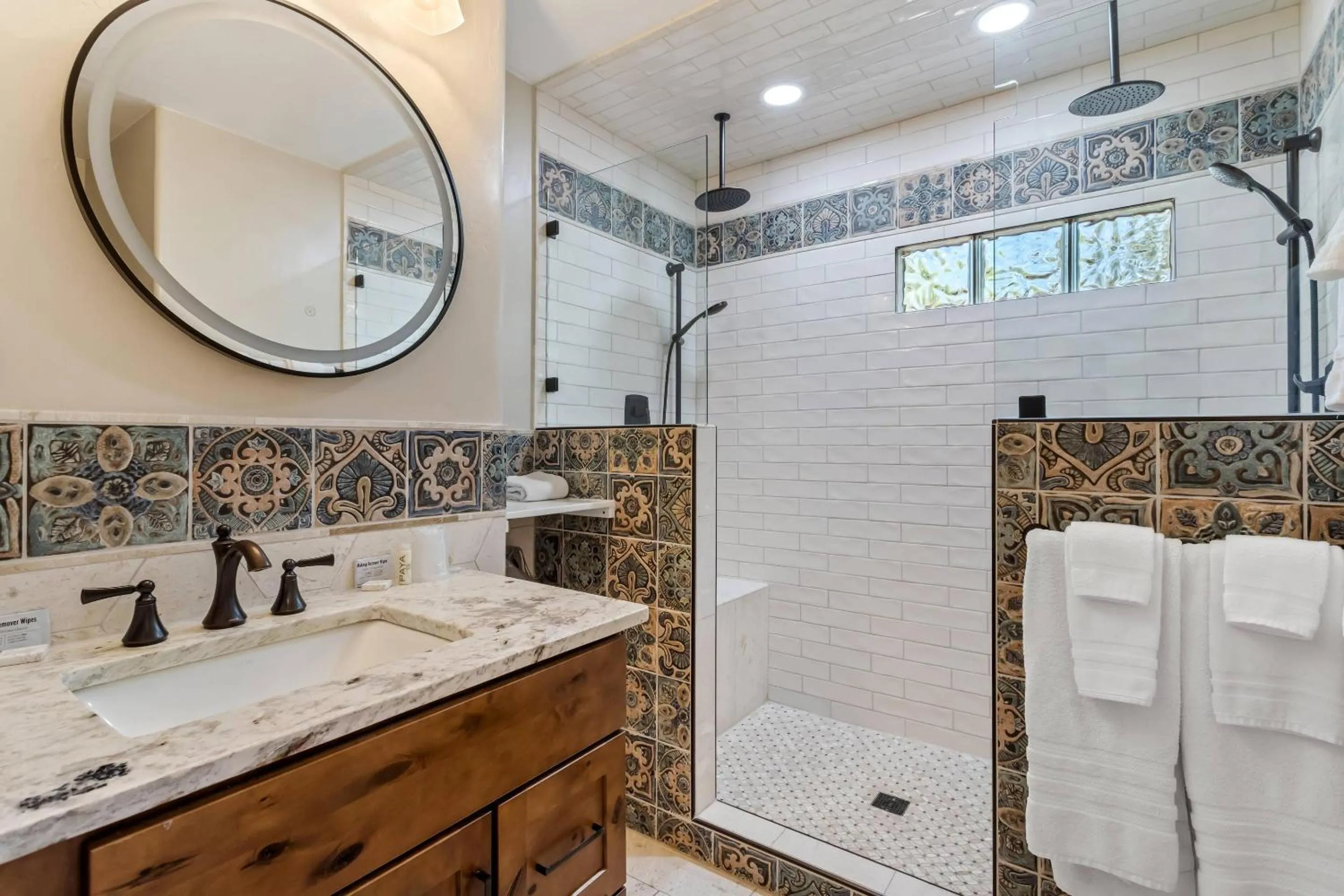 Bedroom in Casas de Suenos Old Town Historic Inn, an Ascend Collection Hotel