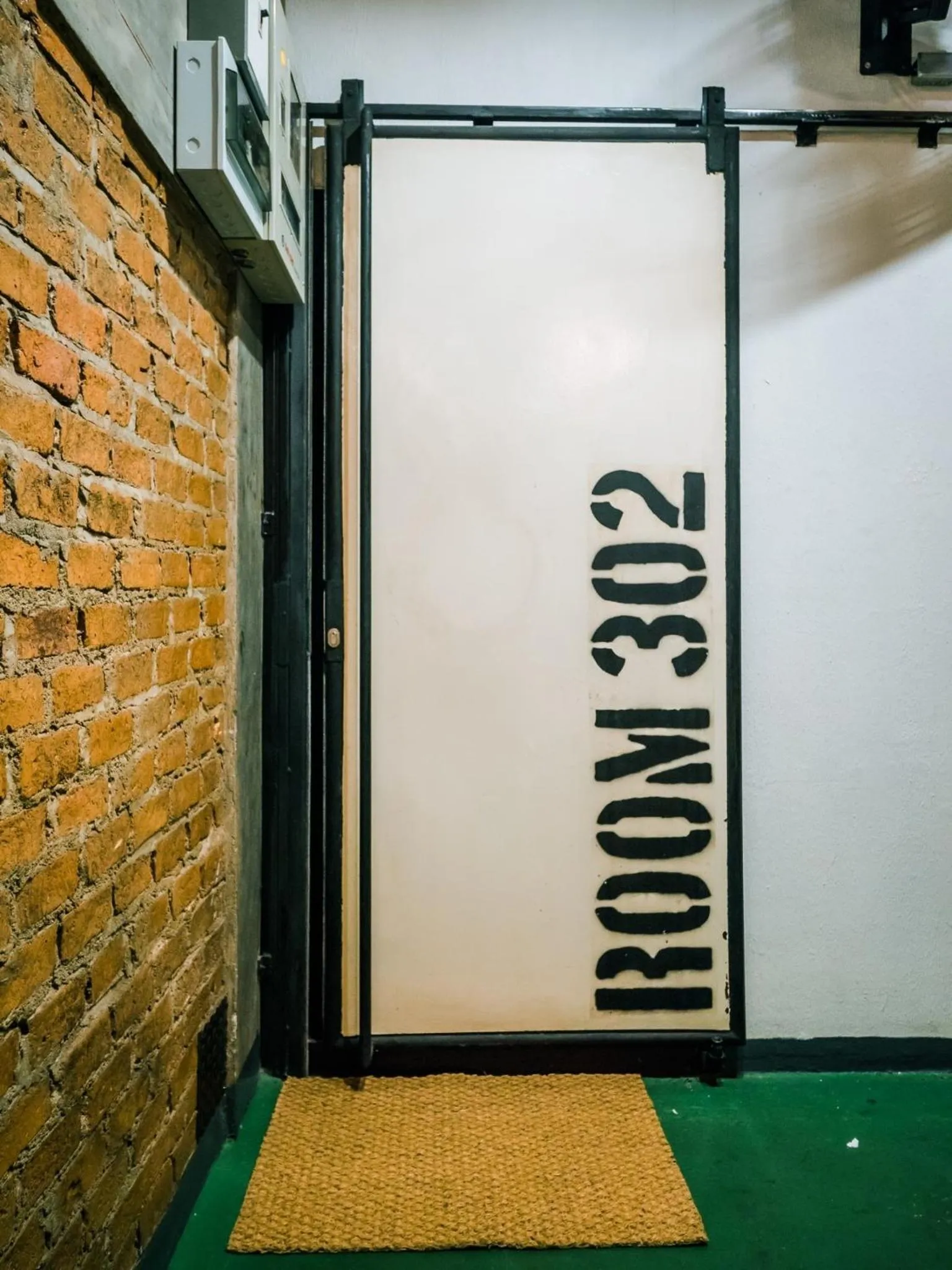 Text overlay in Zeds Hostel Bangkok