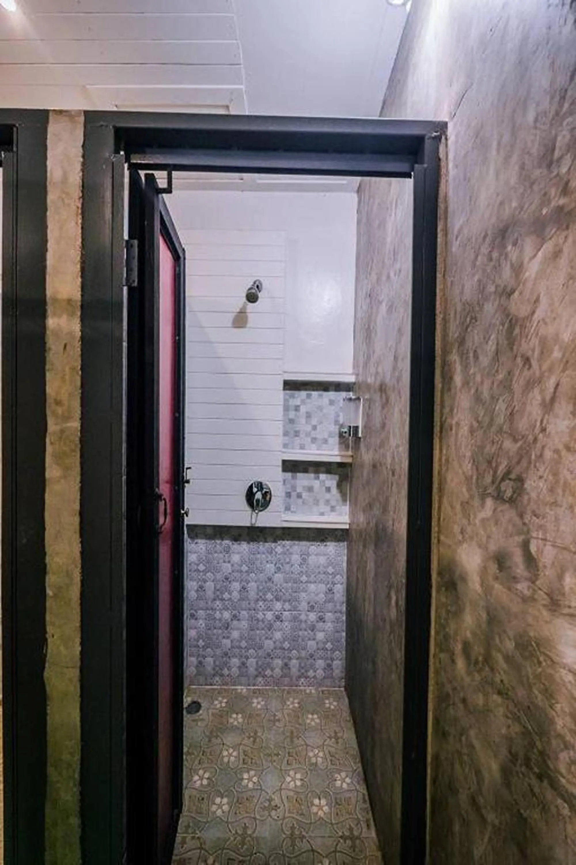 Bathroom in Zeds Hostel Bangkok