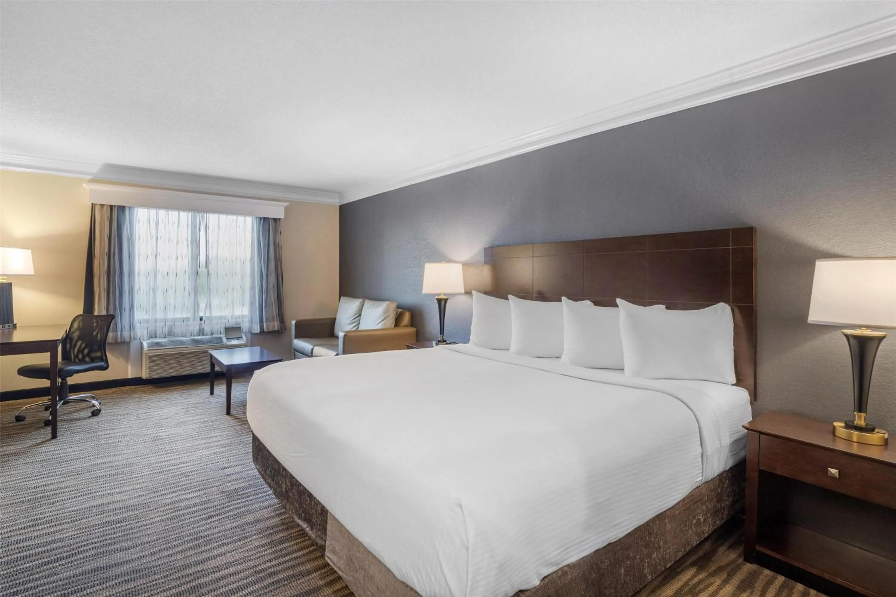 Bedroom, Bed in Best Western Augusta West