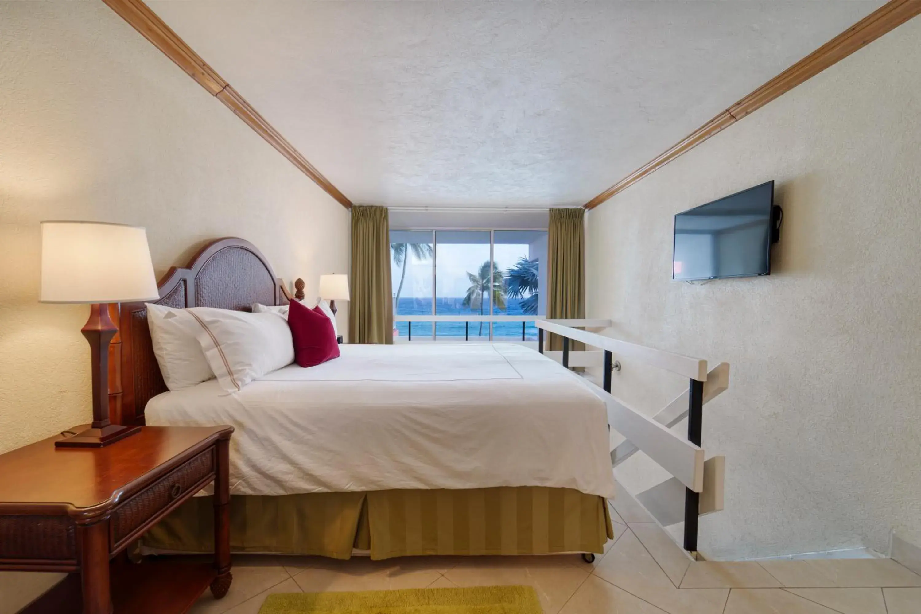 Suite - single occupancy in Southern Palms Beach Club Suite - single occupancy in Southern Palms Beach Club