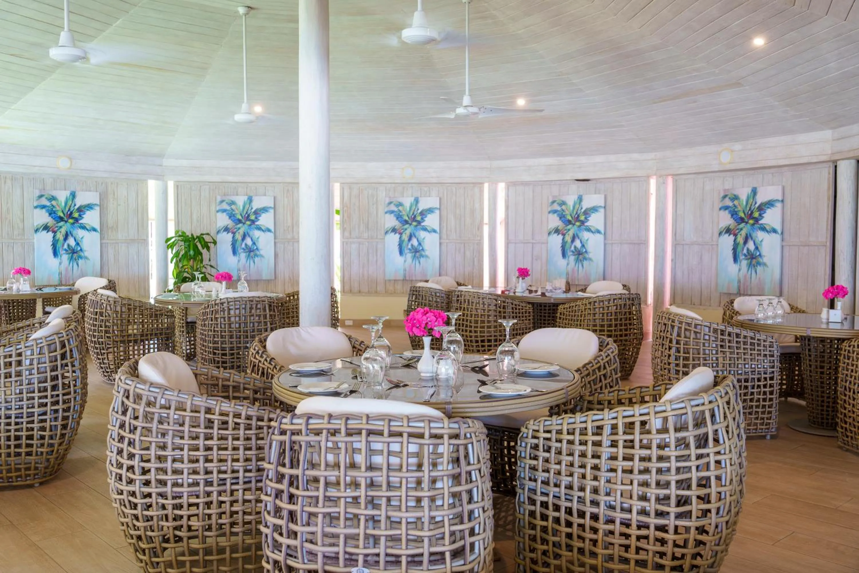 Restaurant/places to eat in Southern Palms Beach Club