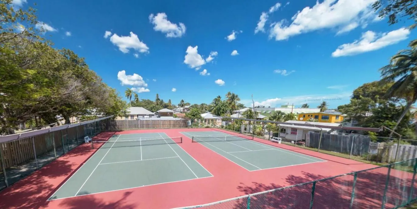 Tennis court in Southern Palms Beach Club