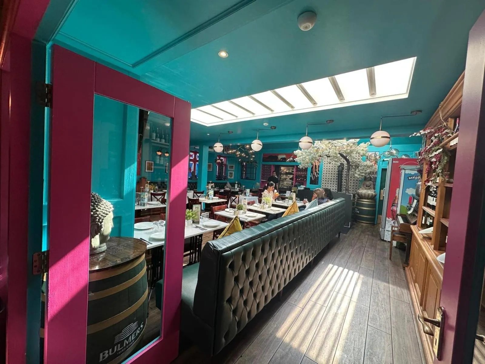 Restaurant/places to eat in The Strand Hotel, the former residence of Oscar Wilde