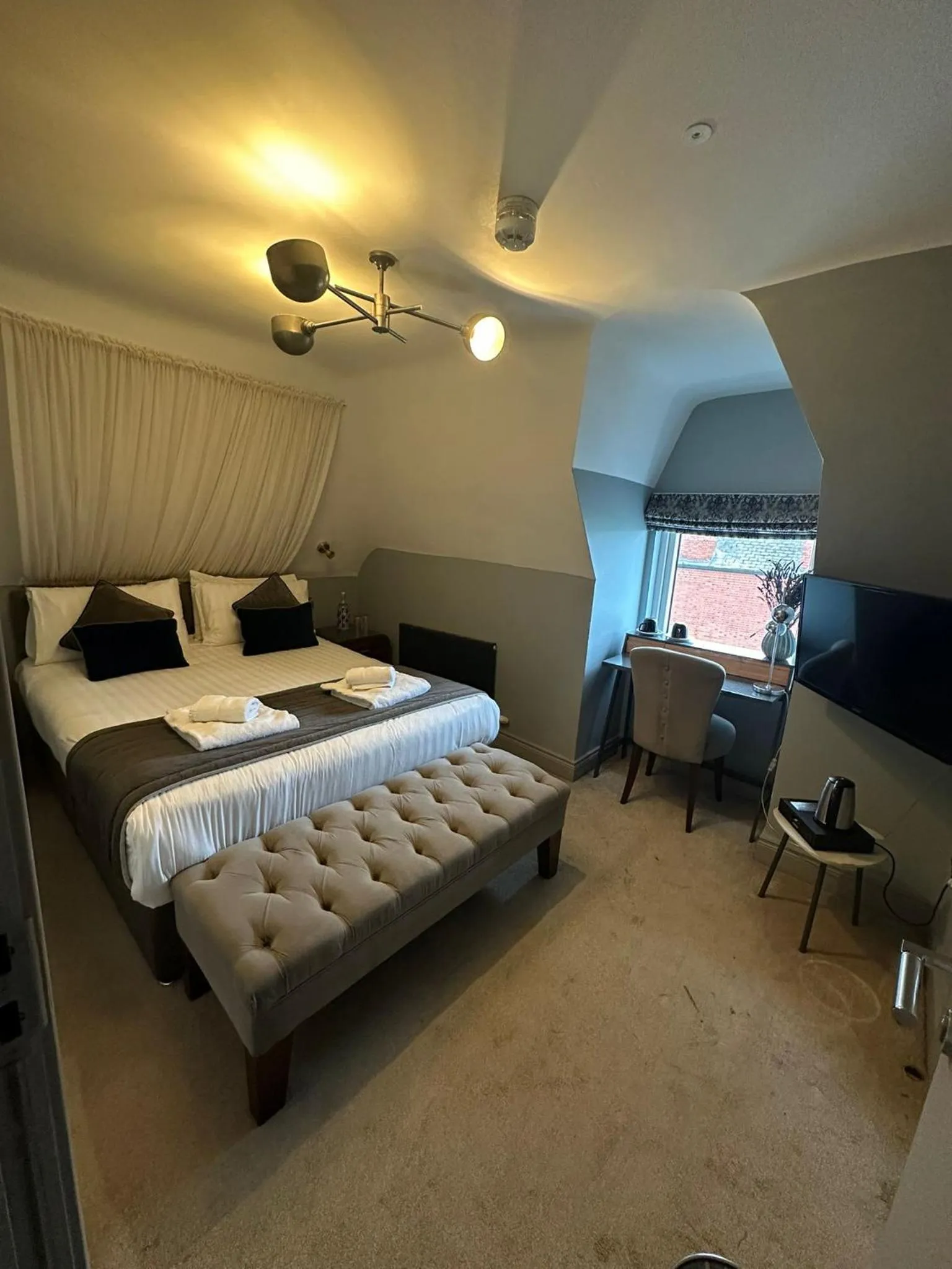 Bedroom, Bed in The Strand Hotel, the former residence of Oscar Wilde