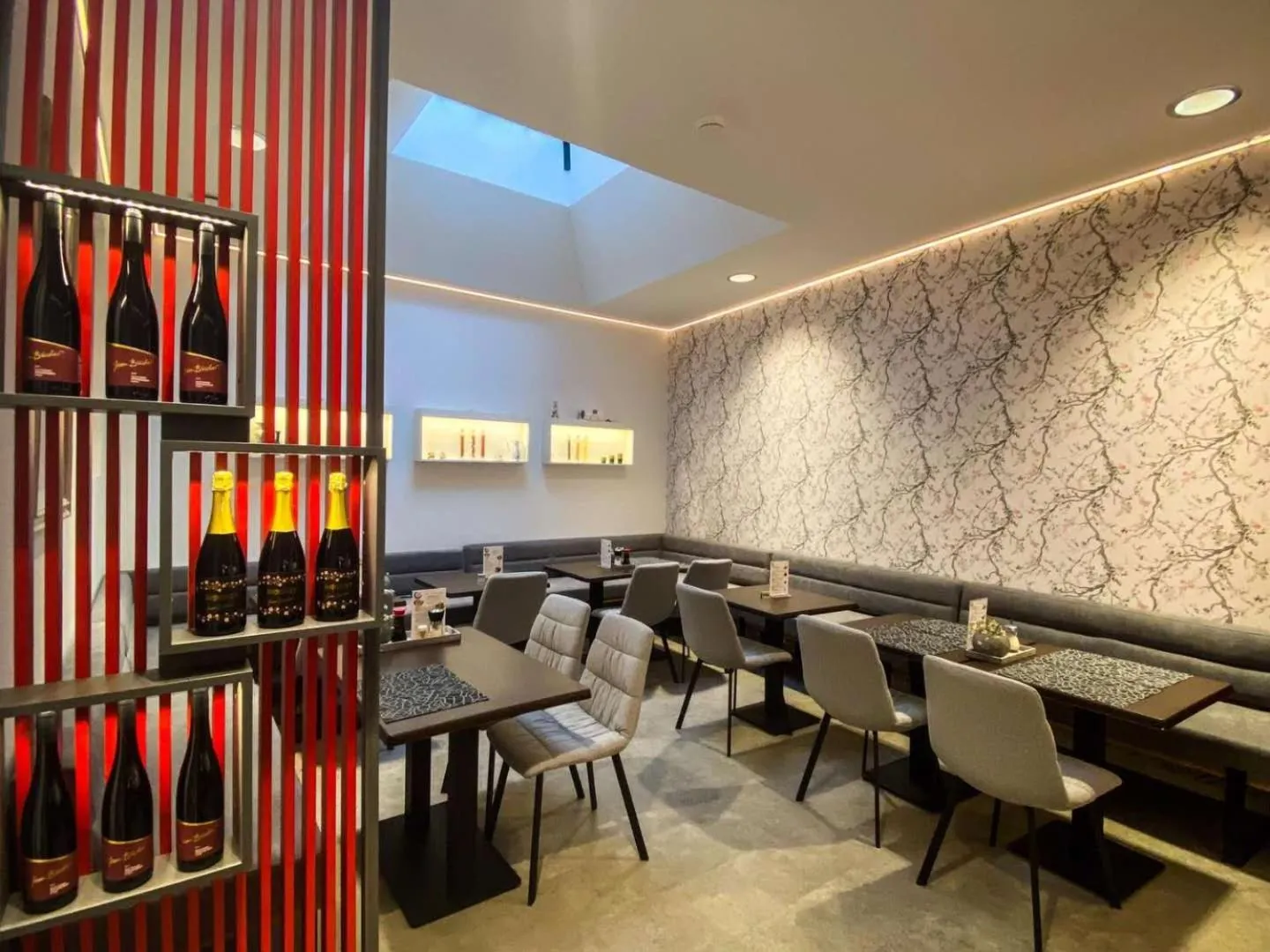 Restaurant/places to eat in Minsu Hotel