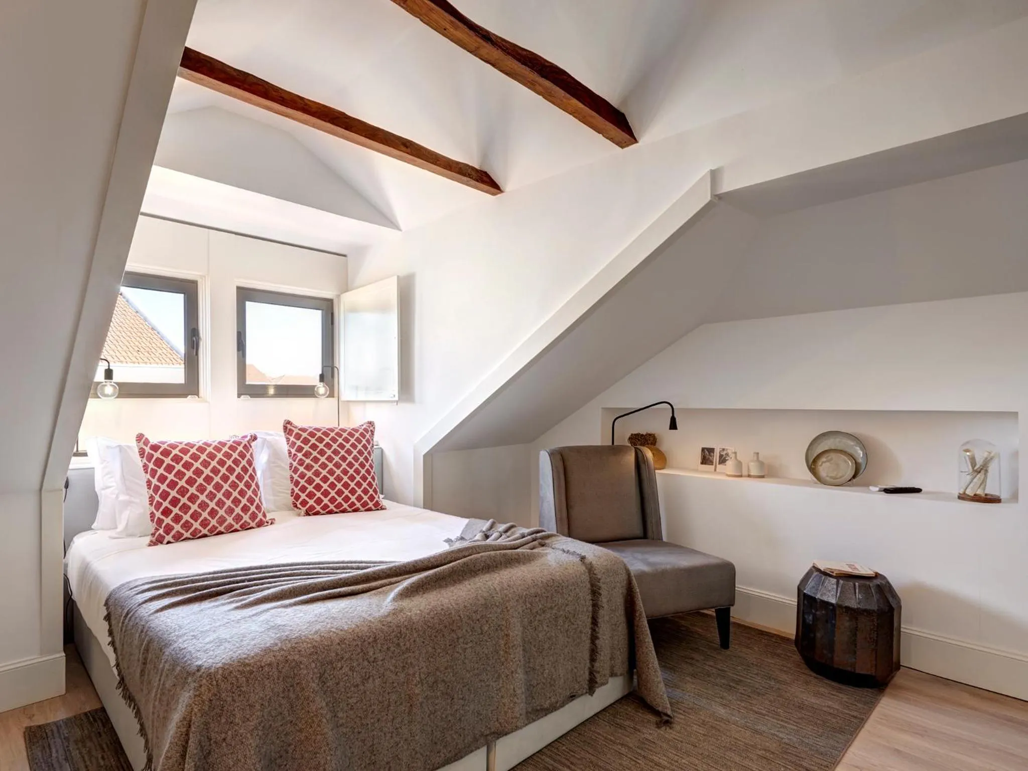 Bedroom, Bed in Porto Downtown Lovers Suites: Bombarda 451