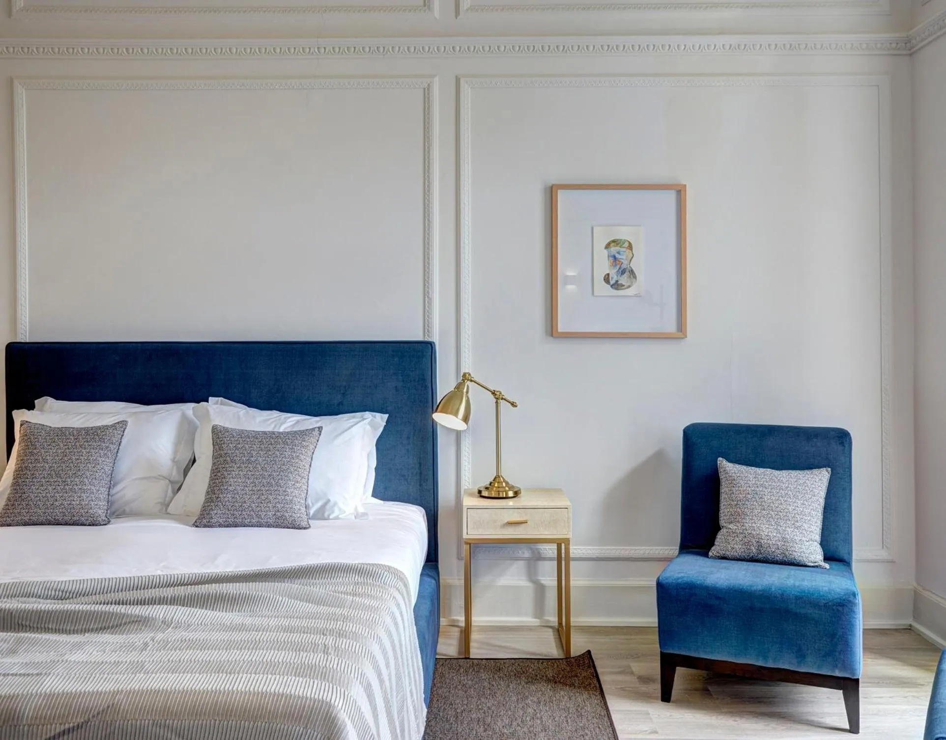 Decorative detail, Bed in Porto Downtown Lovers Suites: Bombarda 451