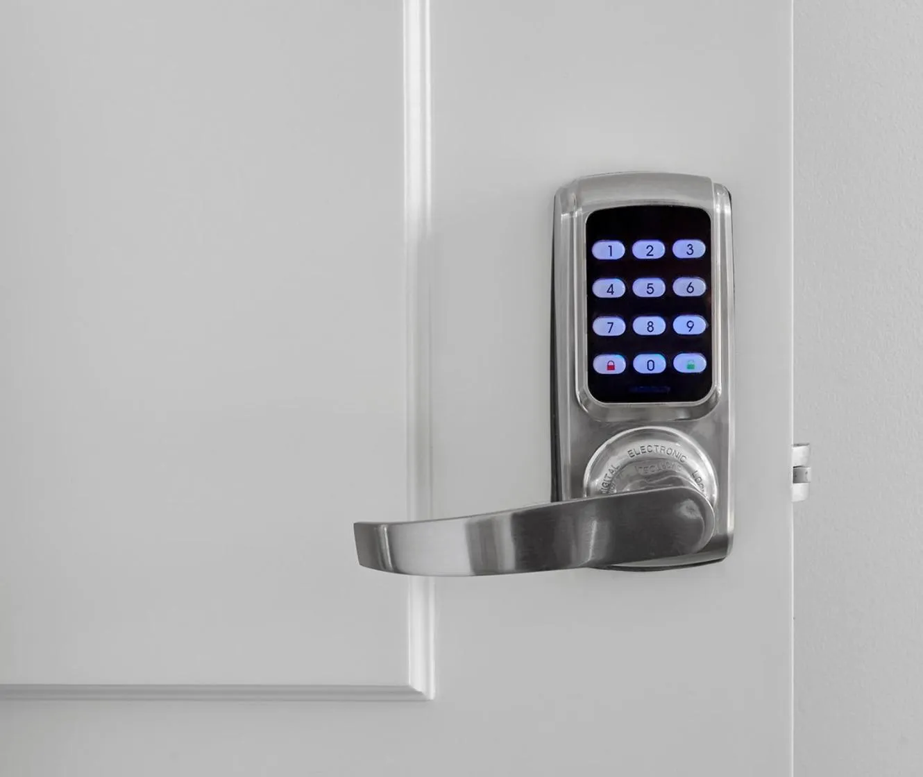 Facade/entrance in Porto Downtown Lovers Suites: Bombarda 451