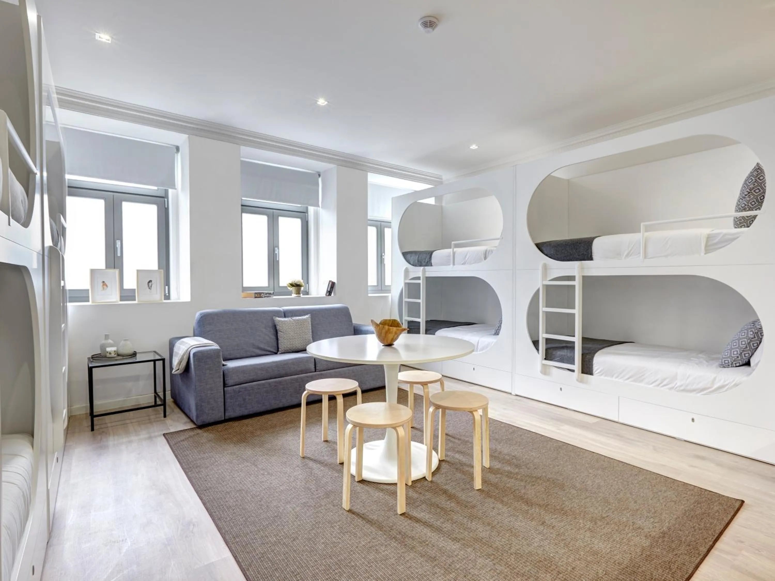 Dining area, Bed in Porto Downtown Lovers Suites: Bombarda 451