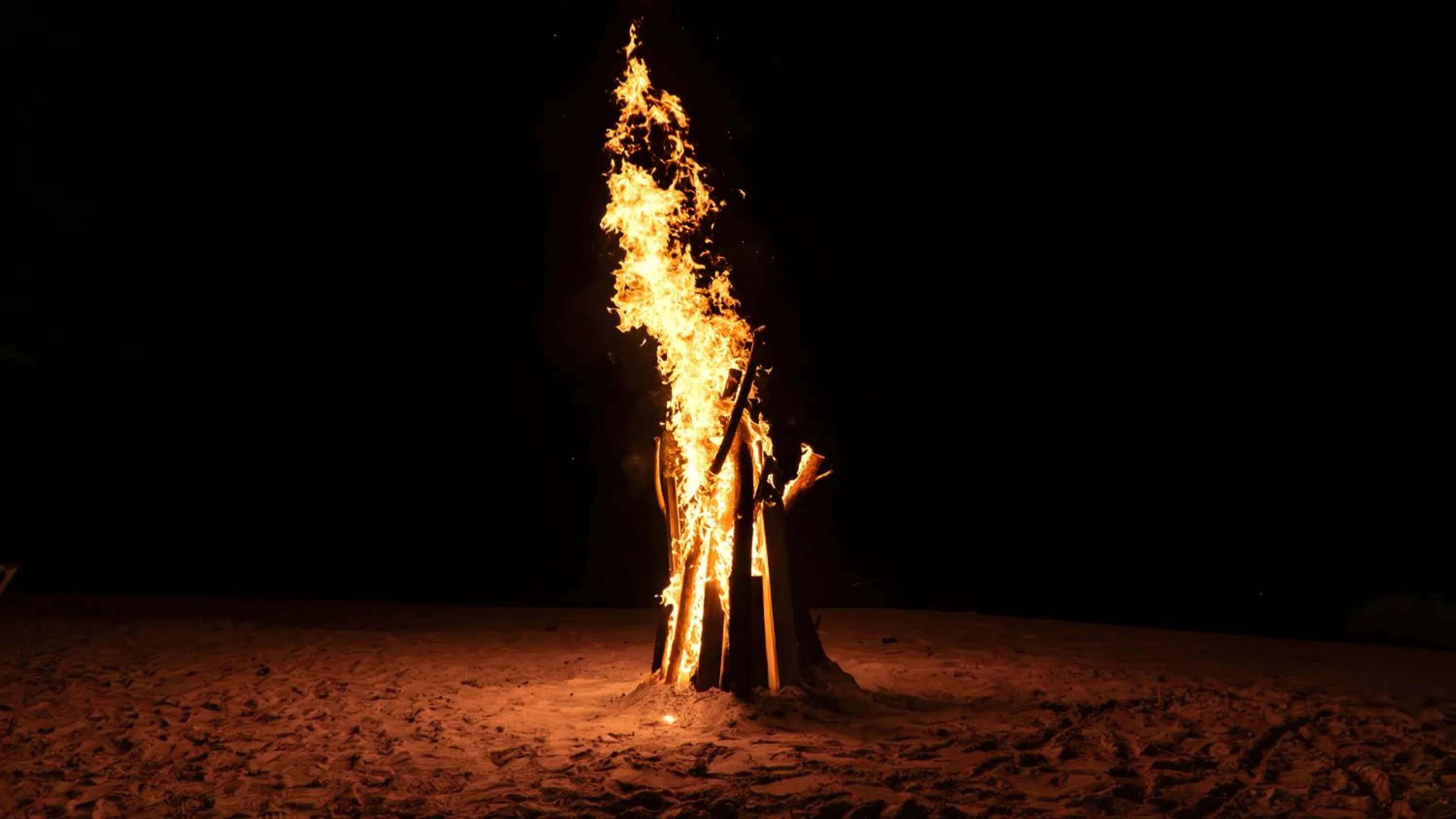 Evening entertainment in Mount Cinnamon Beach & Wellness Resort