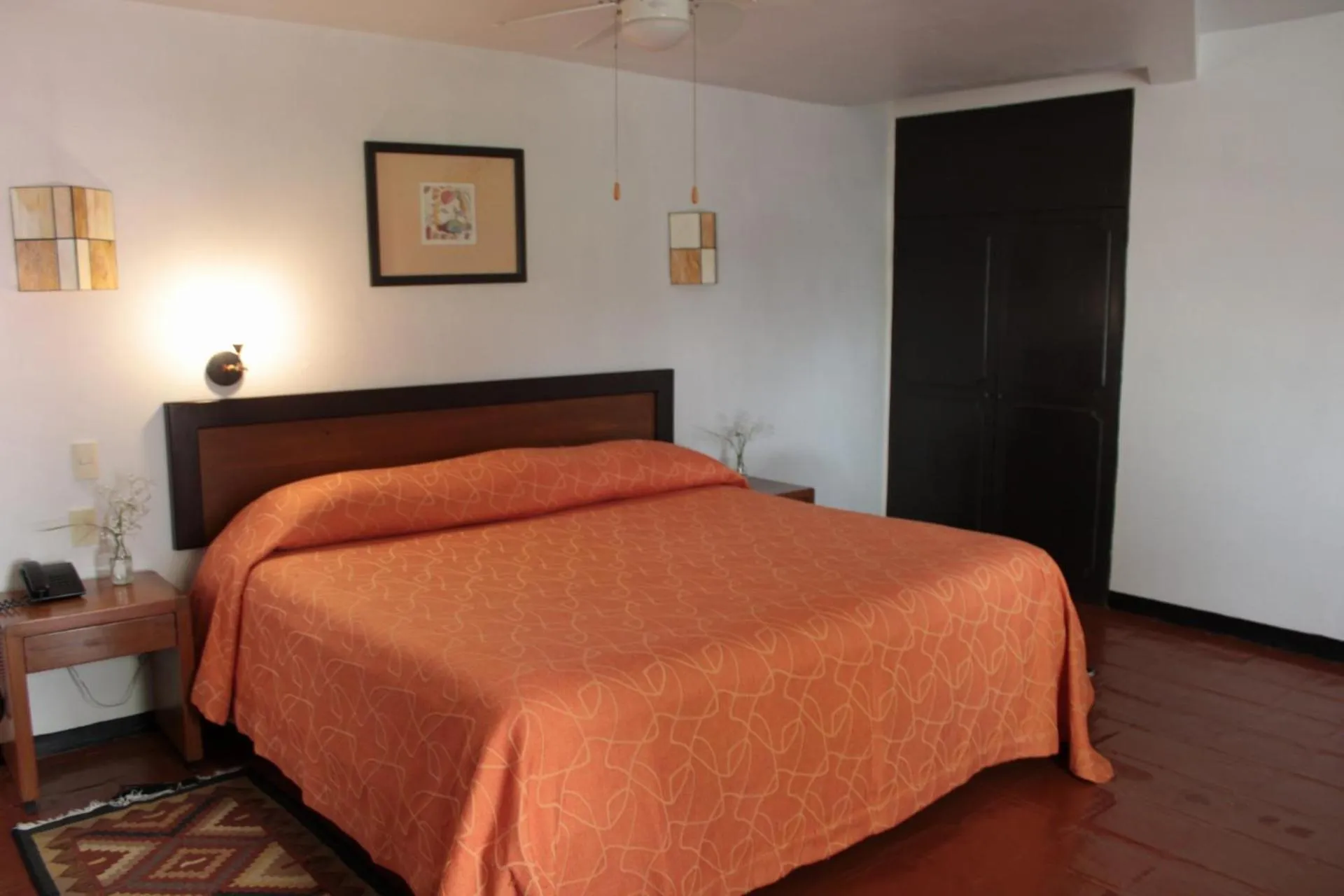 Bed in Hotel Ilebal Cuernavaca Centro - lugar con encanto!