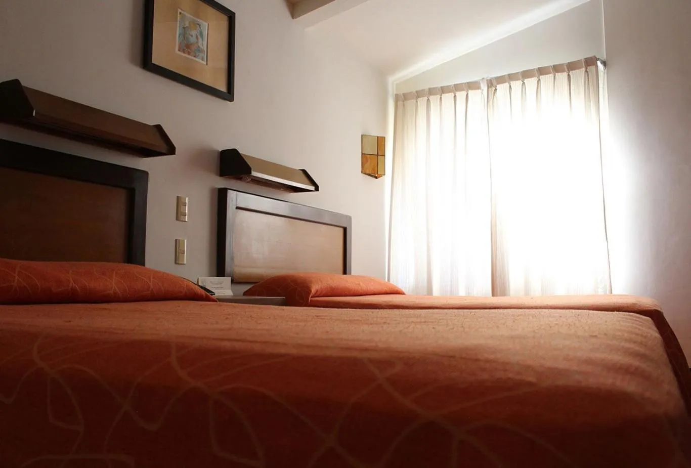 Photo of the whole room, Bed in Hotel Ilebal Cuernavaca Centro - lugar con encanto!