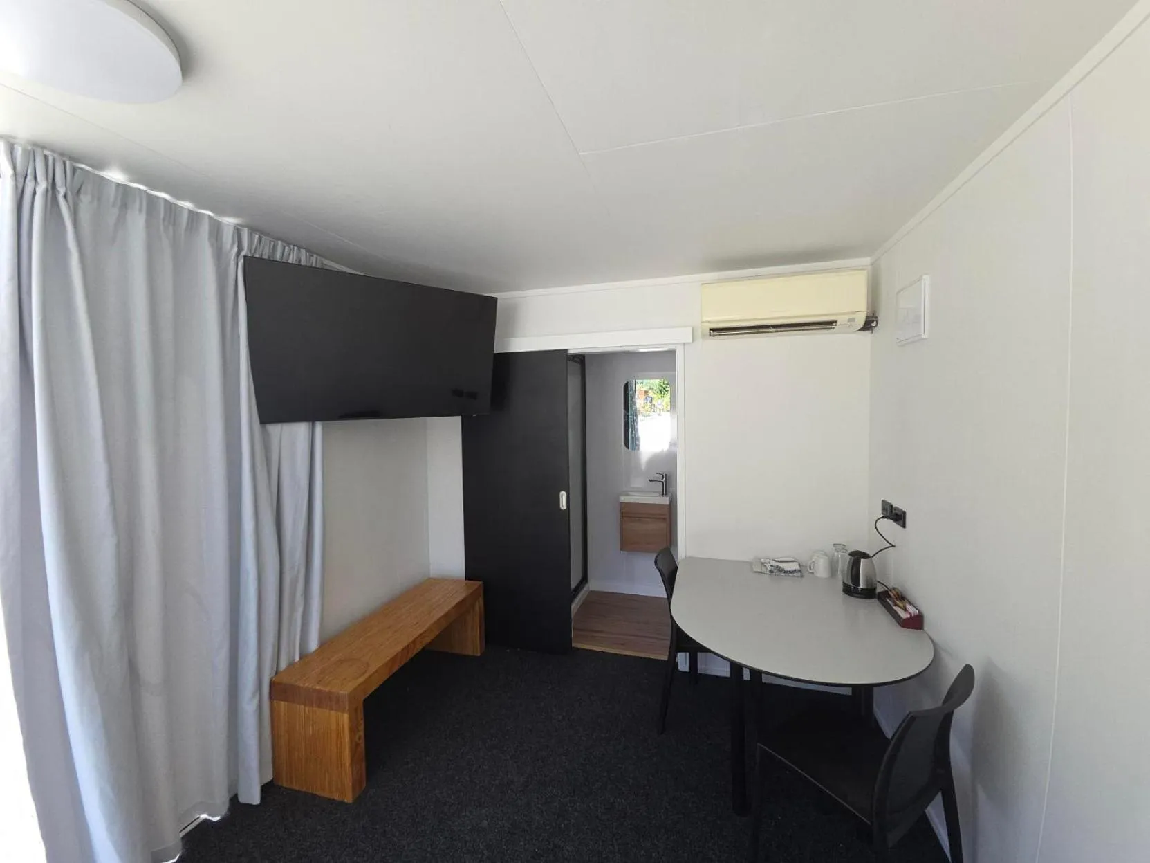 Dining area in Queenstown Top 10 Holiday Park