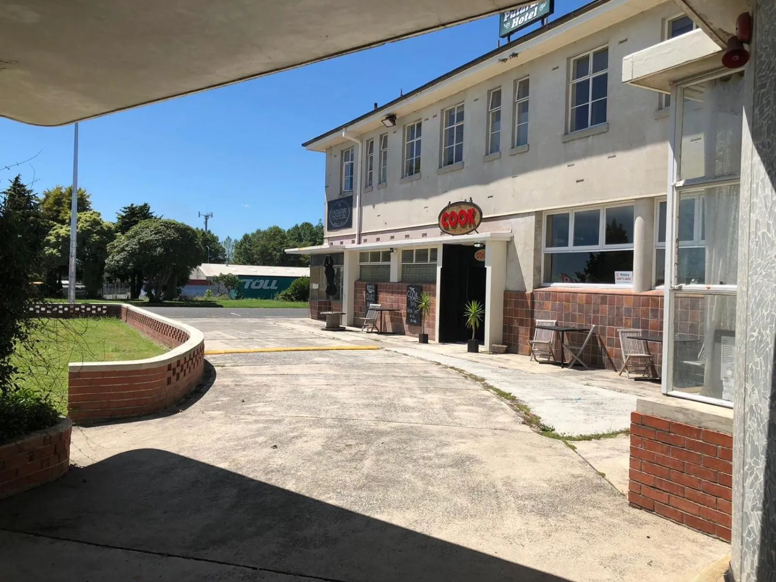 Restaurant/places to eat in Putaruru Hotel