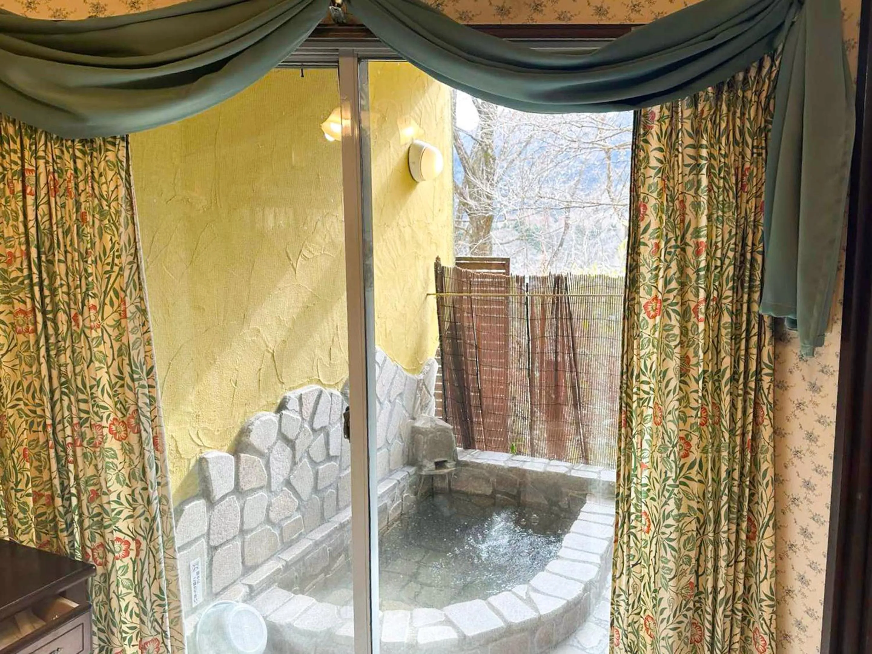 Open Air Bath in Gasthof Ami