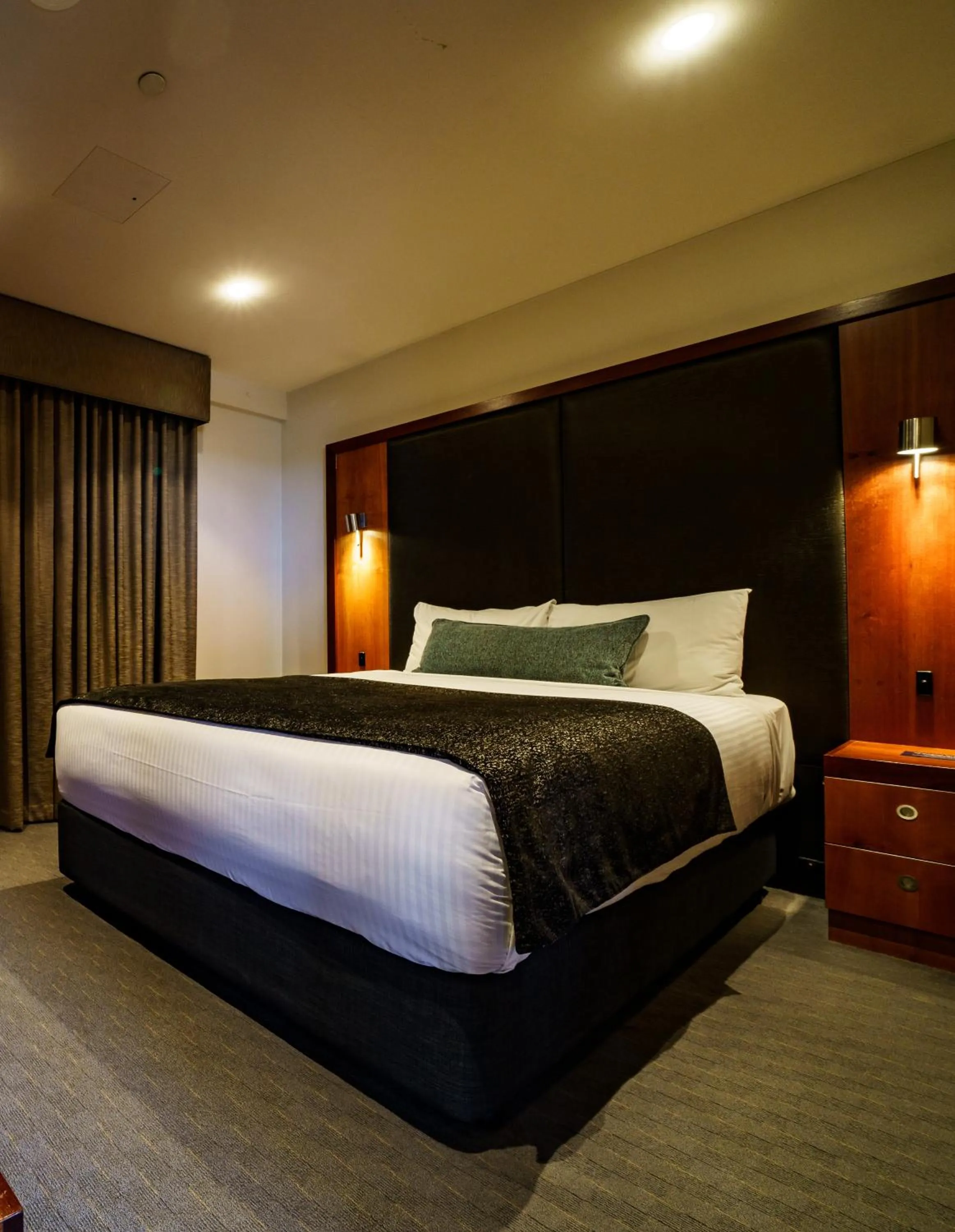 Coffee/tea facilities, Bed in Arkaba Hotel