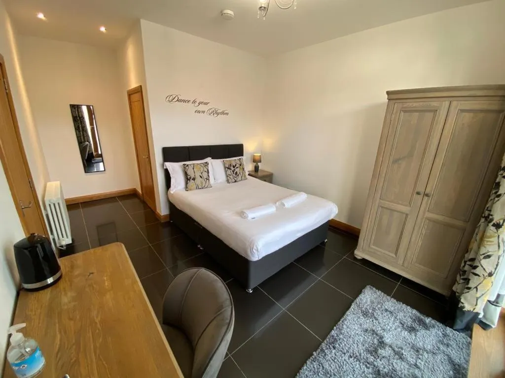 Bedroom, Bed in The Old Mill Rooms