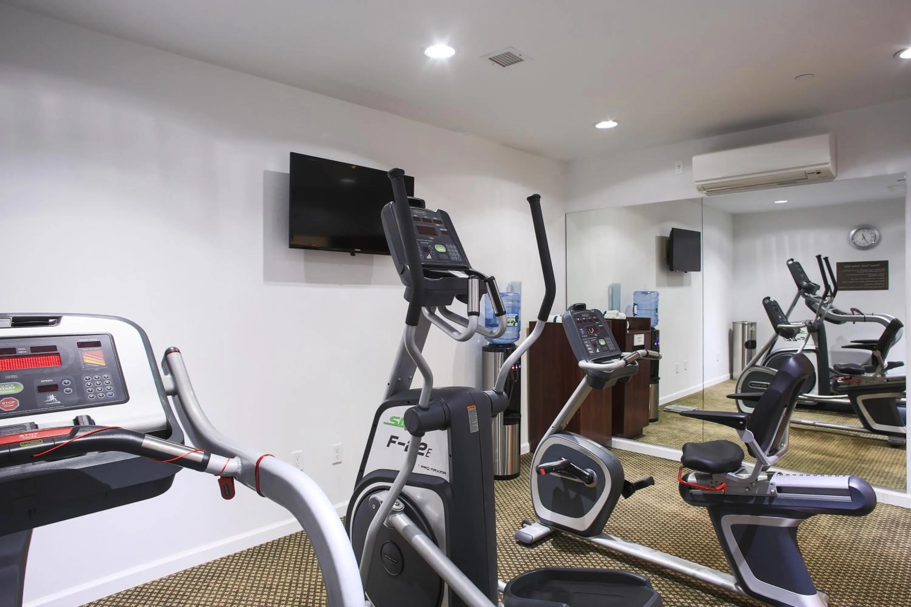 Fitness centre/facilities in Madison LES Hotel
