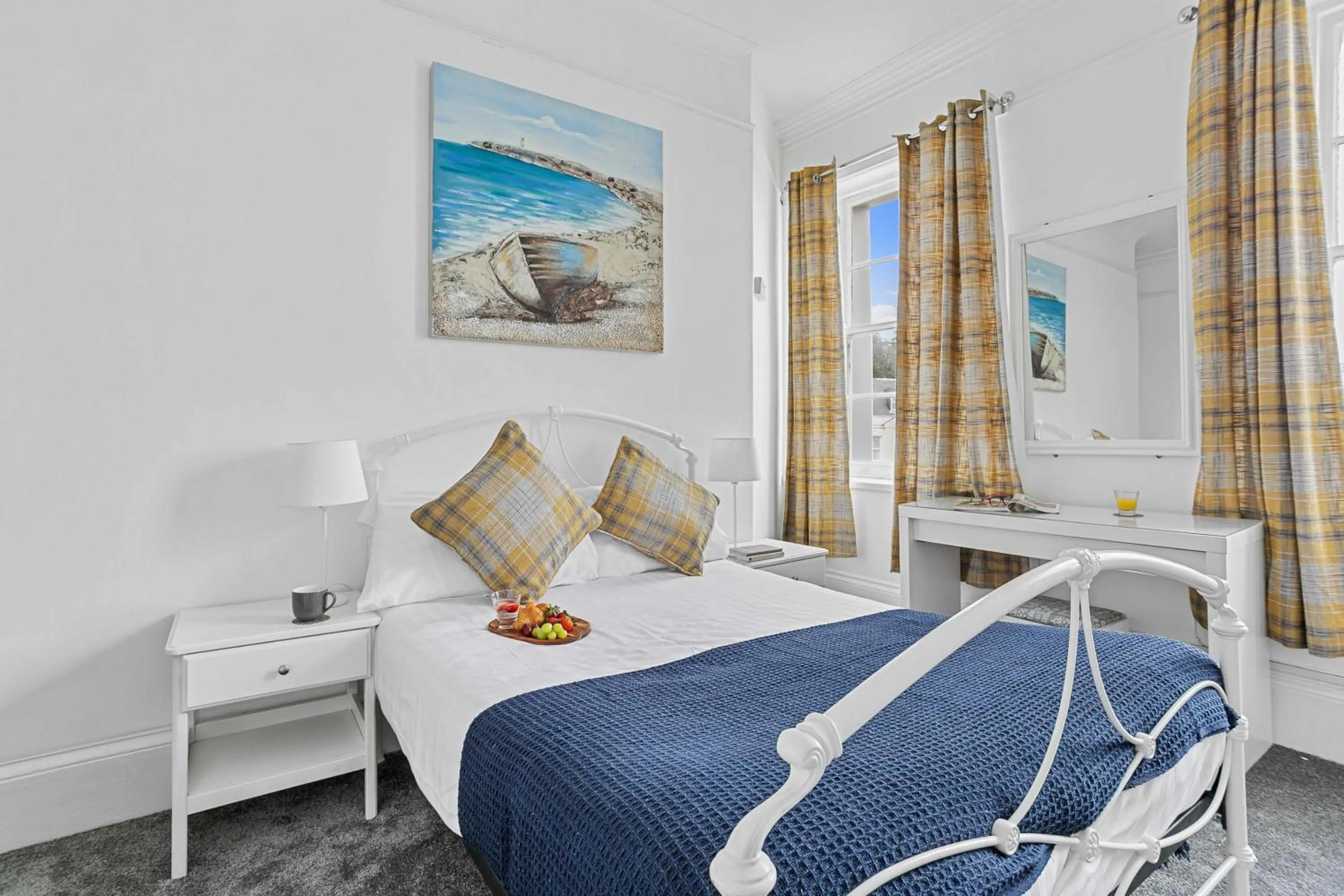 Bedroom, Bed in The Belmont