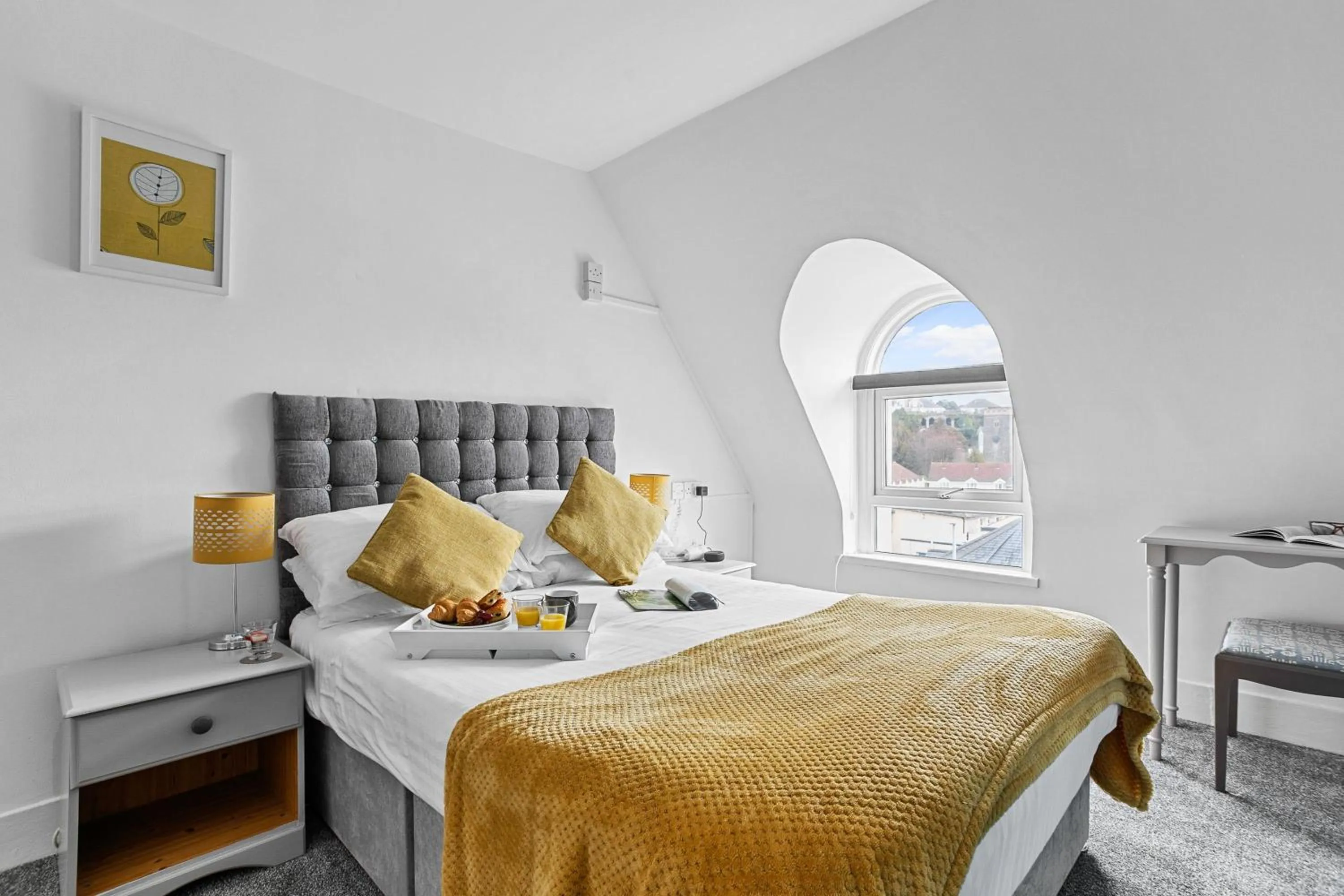 Bedroom, Bed in The Belmont