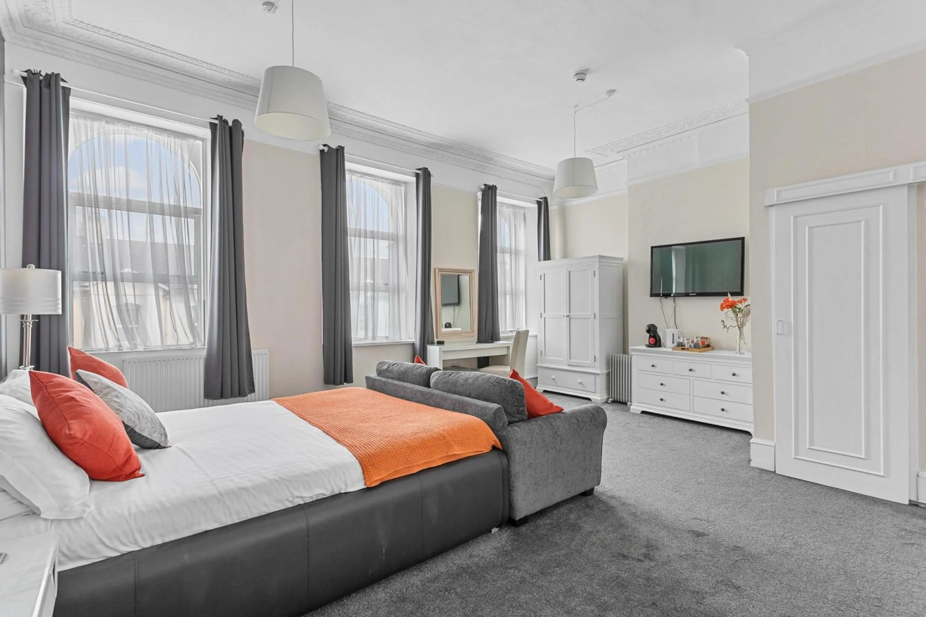 Bedroom, Bed in The Belmont