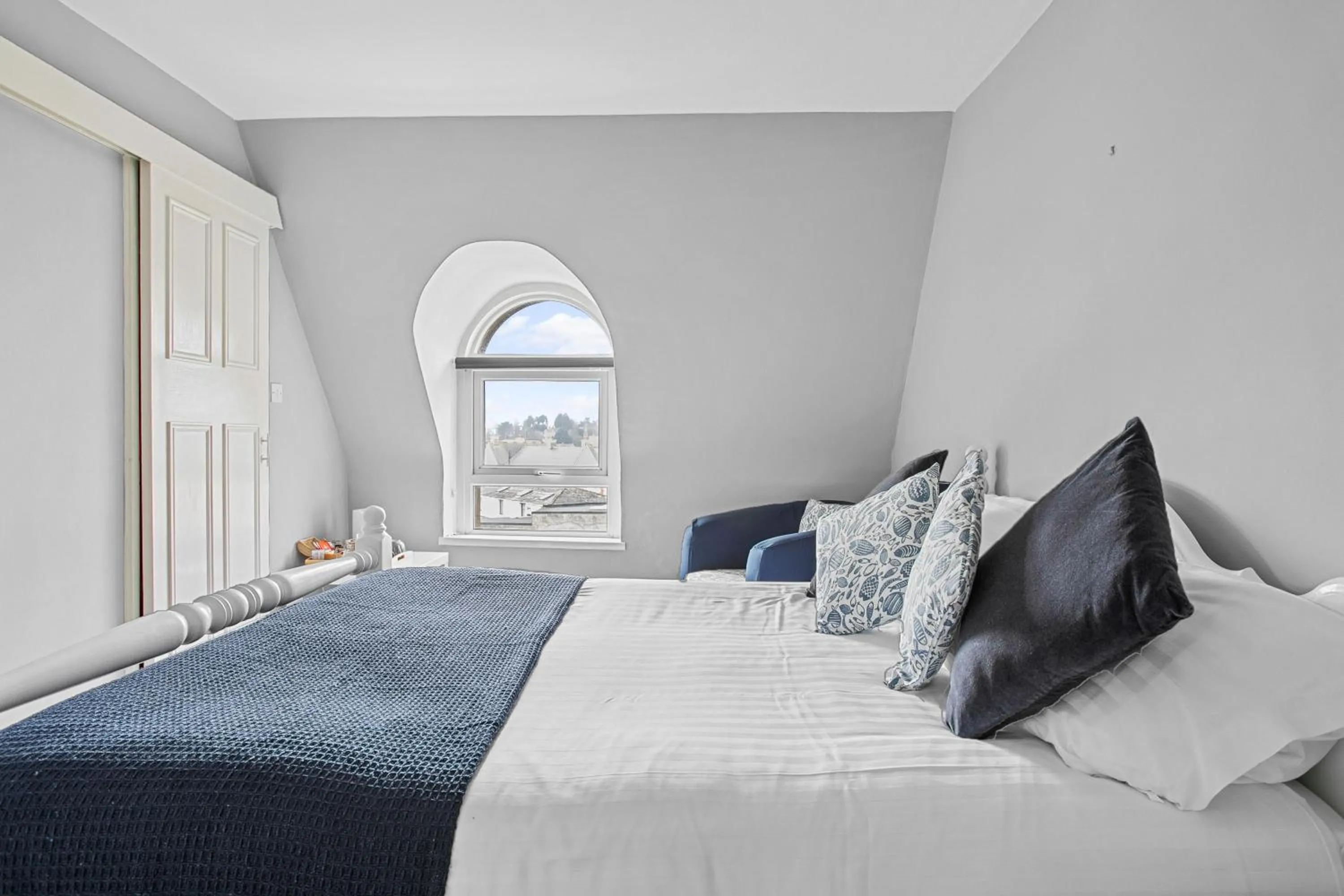 Bedroom, Bed in The Belmont